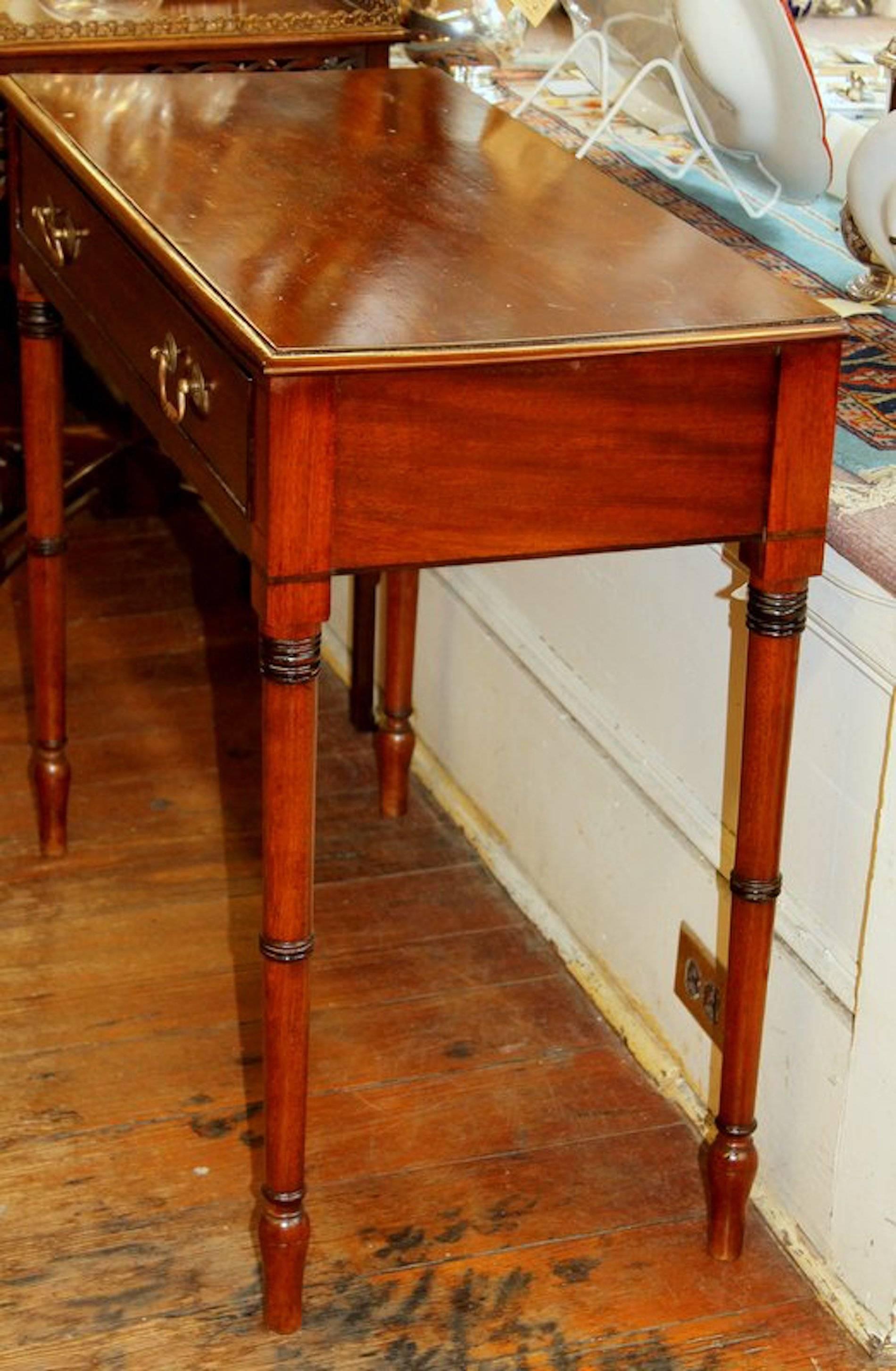 Fine antique English Sheraton style George III mahogany side table; single long drawer. Very useful size. Superb condition, circa 1810-1820.

Please note handsome 