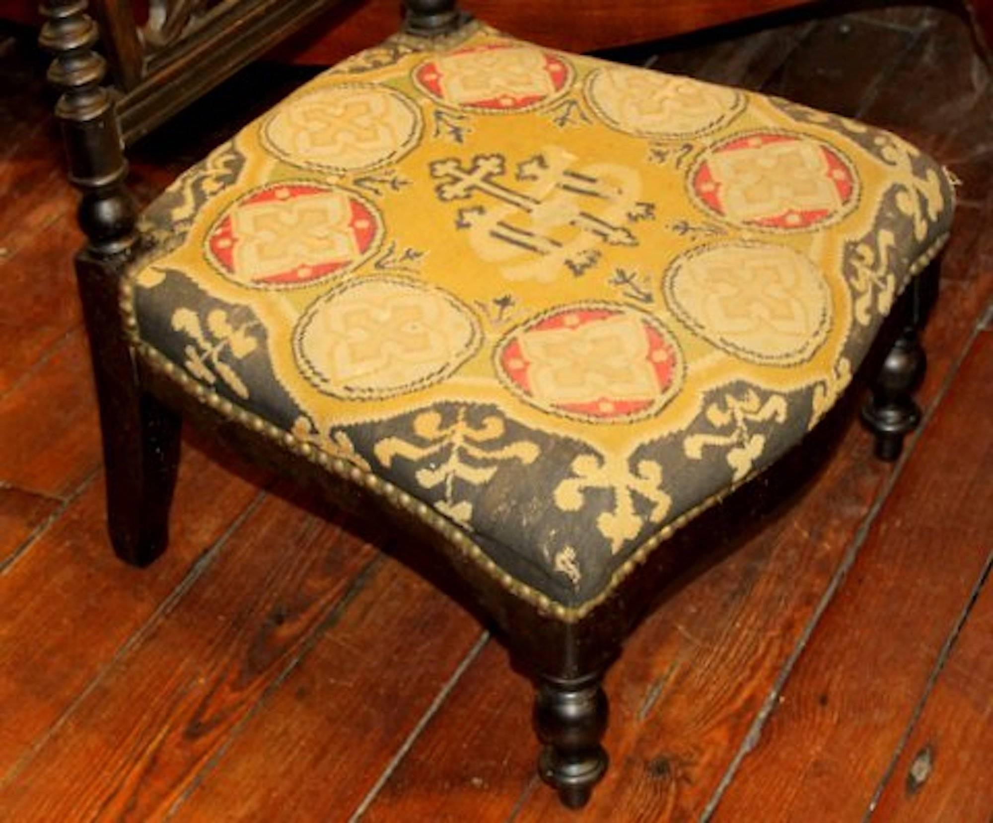 19th Century Antique French Napoleon III Period Carved Oak and Needlepoint Kneeling Prie Dieu
