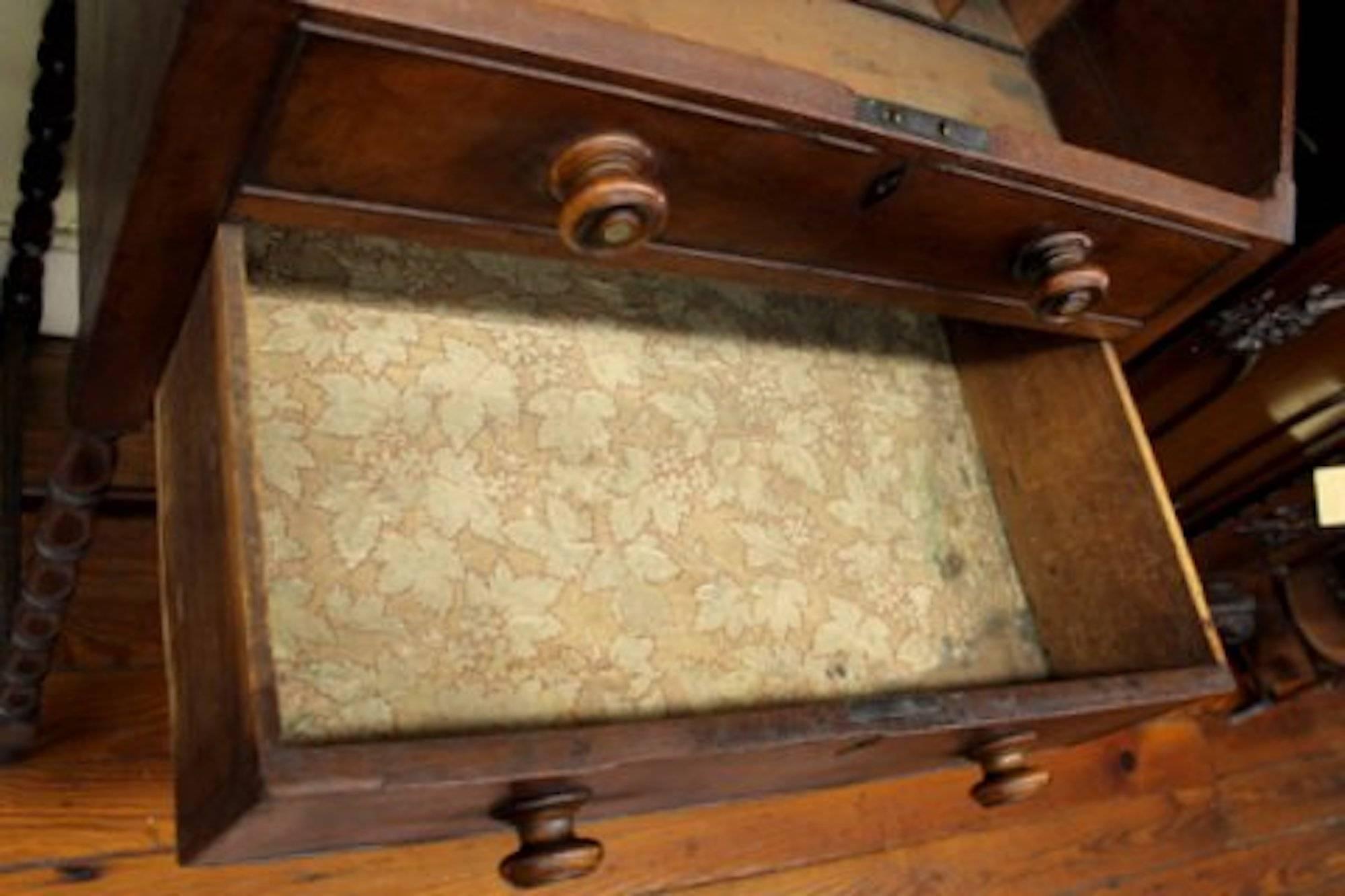 Englischer Schreibtisch oder Ständerschreibtisch aus Mahagoni im Sheraton-Stil des 19. Jahrhunderts im Angebot 5