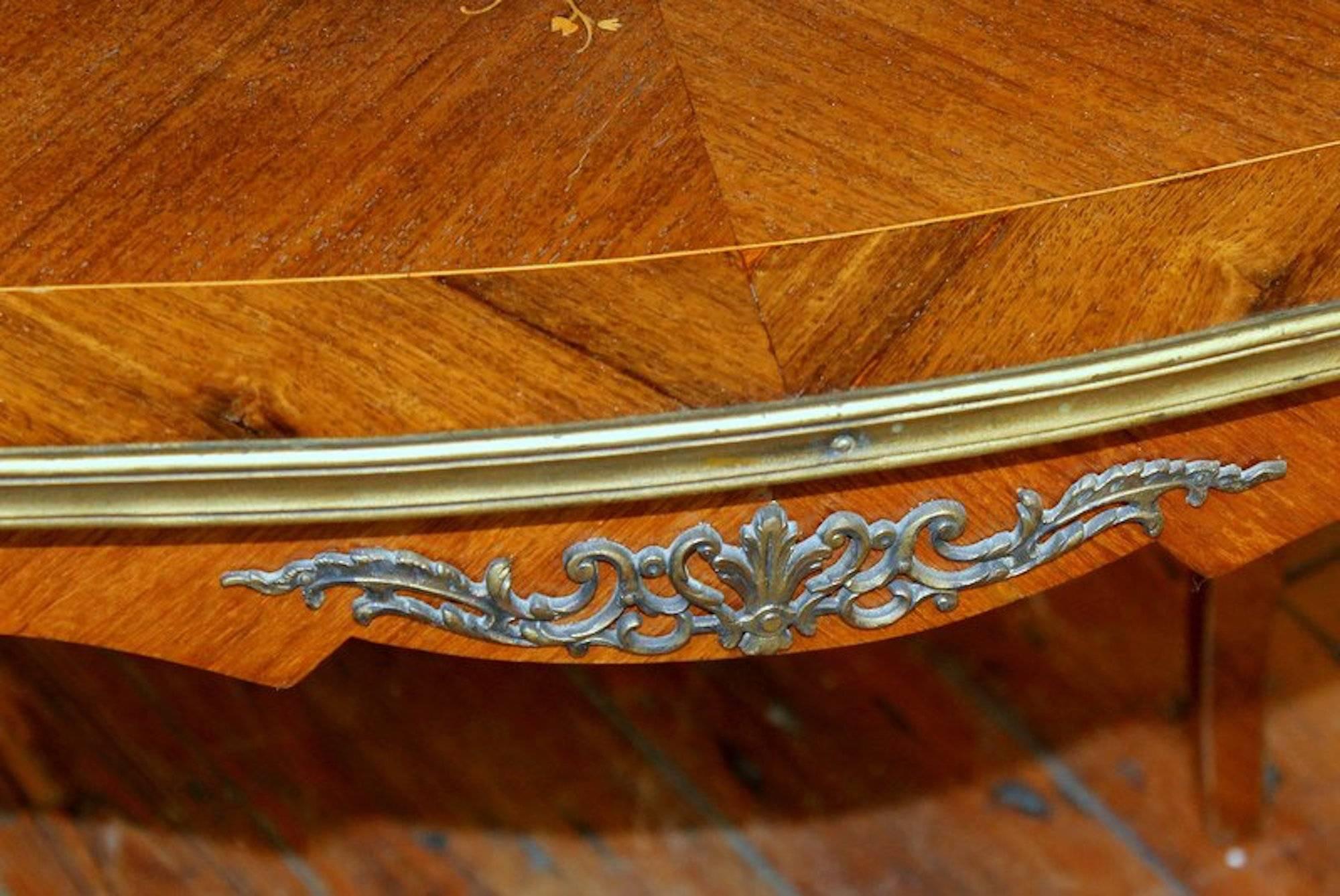 19th Century French Marquetry Inlaid Kingwood Louis XV Style Two-Tier Dessert or Tea Table For Sale