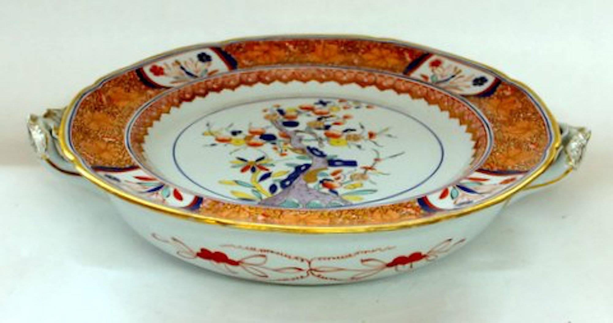 Exceedingly rare antique English Spode ironstone Kakiemon decor warming dish. 

A/F slight clips to leaf near handle.

Pattern number as recorded on Pg. 119 of 