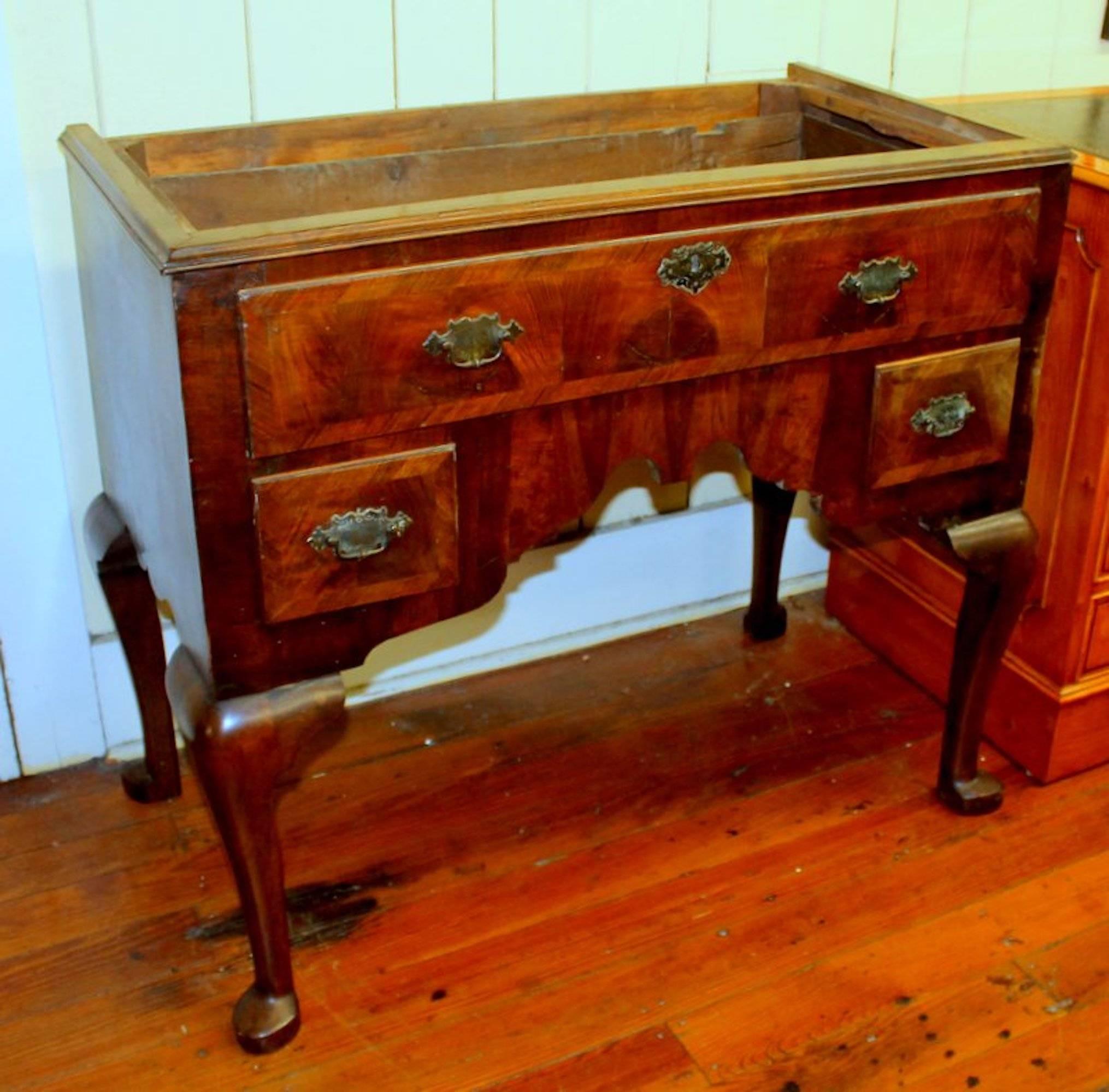 Antique English George II/III Queen Anne Style Chest on Stand or Highboy In Good Condition In CHARLESTON, SC