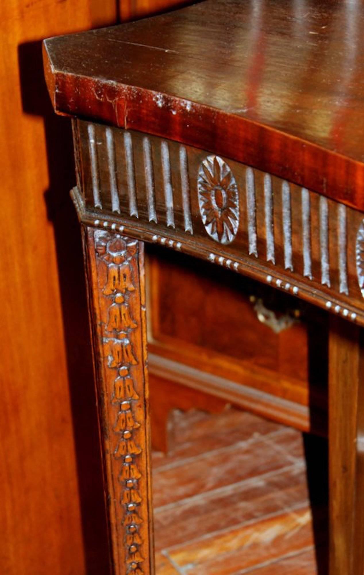 XIX secolo Antico server o credenza inglese in stile 