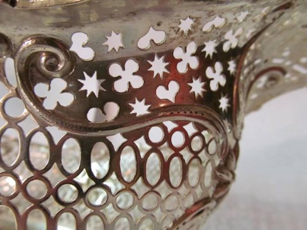 George III English Sterling Silver Baskets Epergne, Thomas Powell, 1763-1764 In Excellent Condition In CHARLESTON, SC