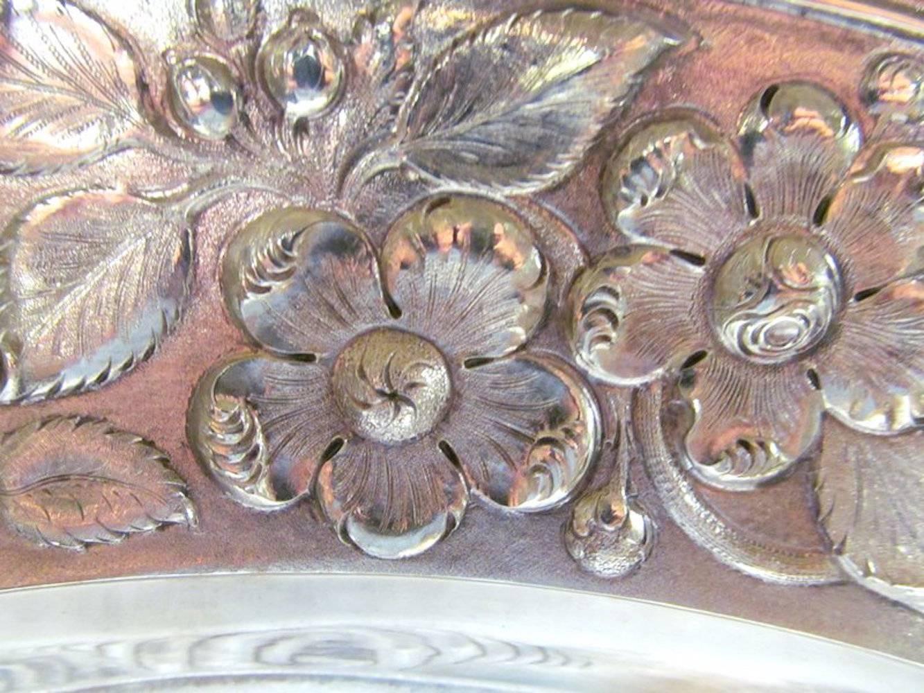 Huge Antique English Geo. IV Cast Sterling Sideboard Dish or Charger, Hunt Scene In Good Condition In Charleston, SC