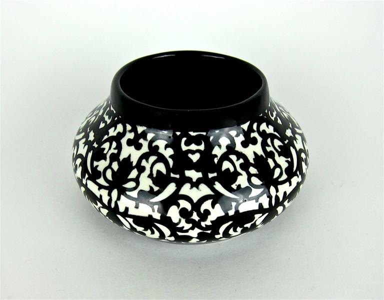 German Bauhaus Era Velten Vordamm Vase By Walther Stock At 1stdibs