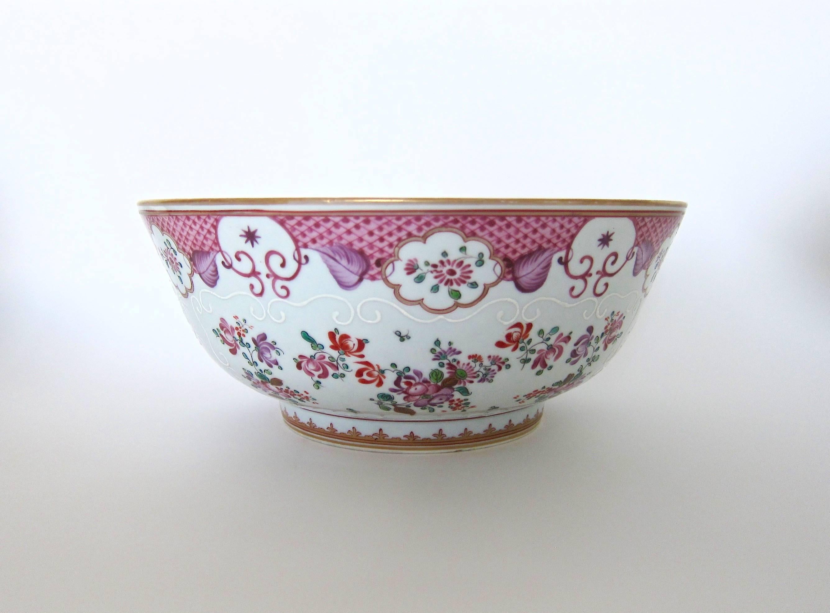 Chinese Export Armorial Style Porcelain Punch Bowl by Samson, Late 19th Century In Good Condition In Los Angeles, CA