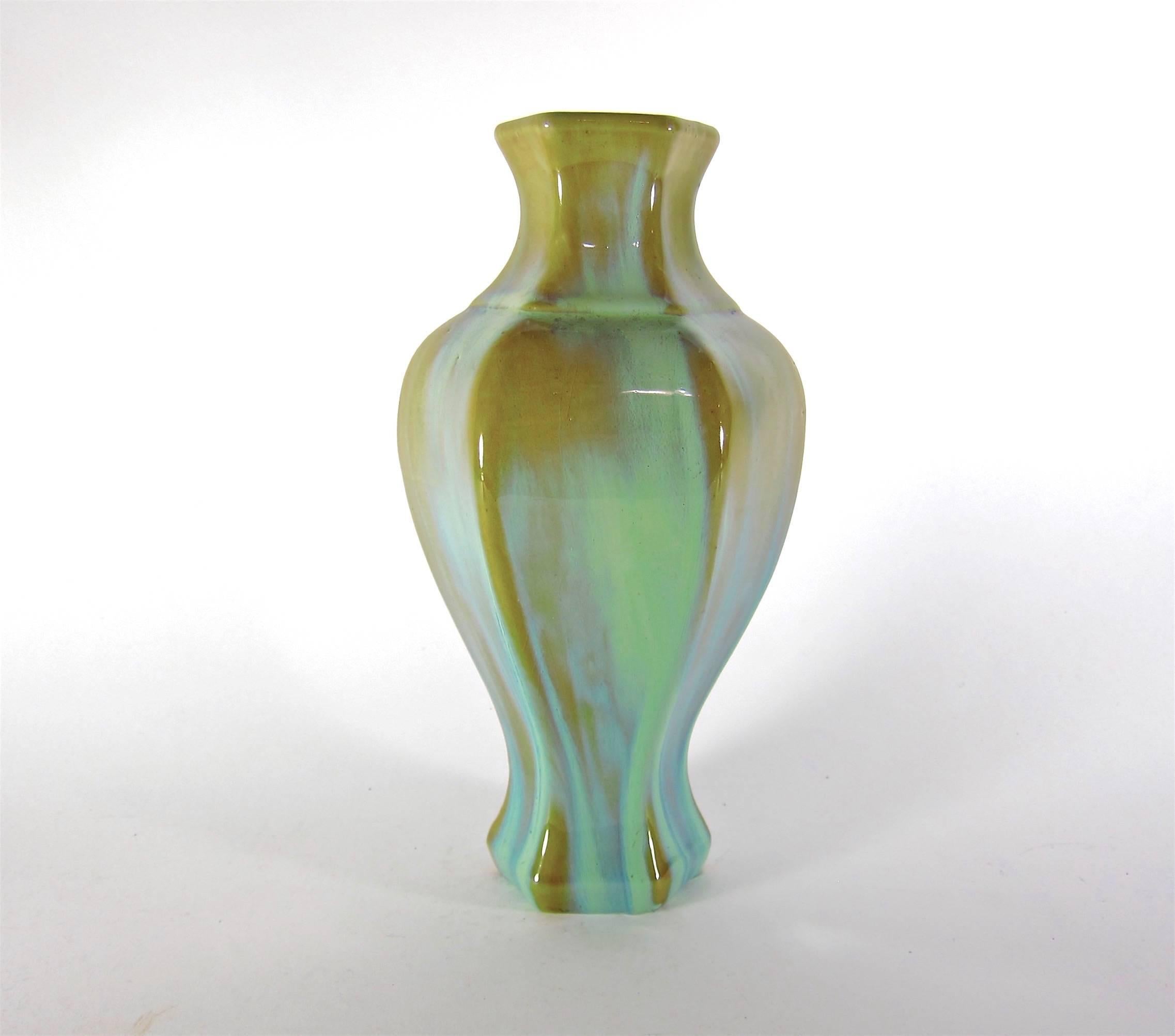 Vintage Arts and Crafts Fulper Pottery Vase with Green Flambe Glaze, circa 1920s In Good Condition In Los Angeles, CA