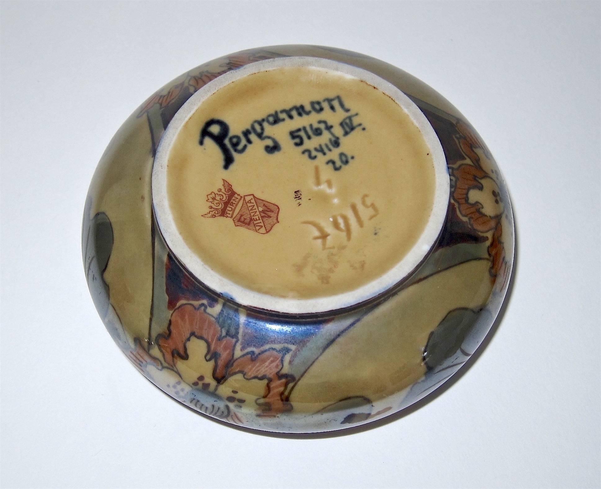 Hand-Painted Ernst Wahliss Art Nouveau Porcelain Faience Pergamon Trinket Box 