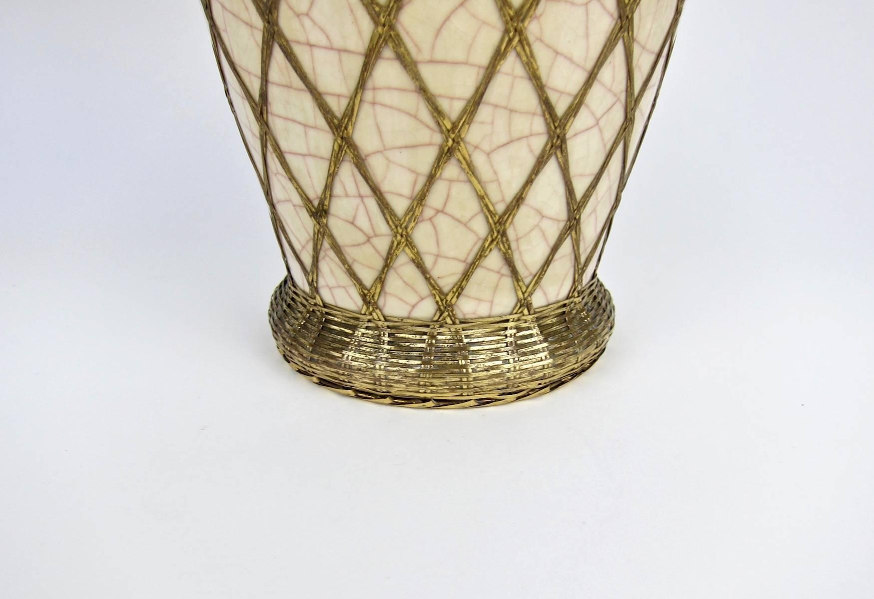Large Japanese Pottery Vase with Craquelure Glaze and Basket Weave Overlay In Good Condition In Los Angeles, CA