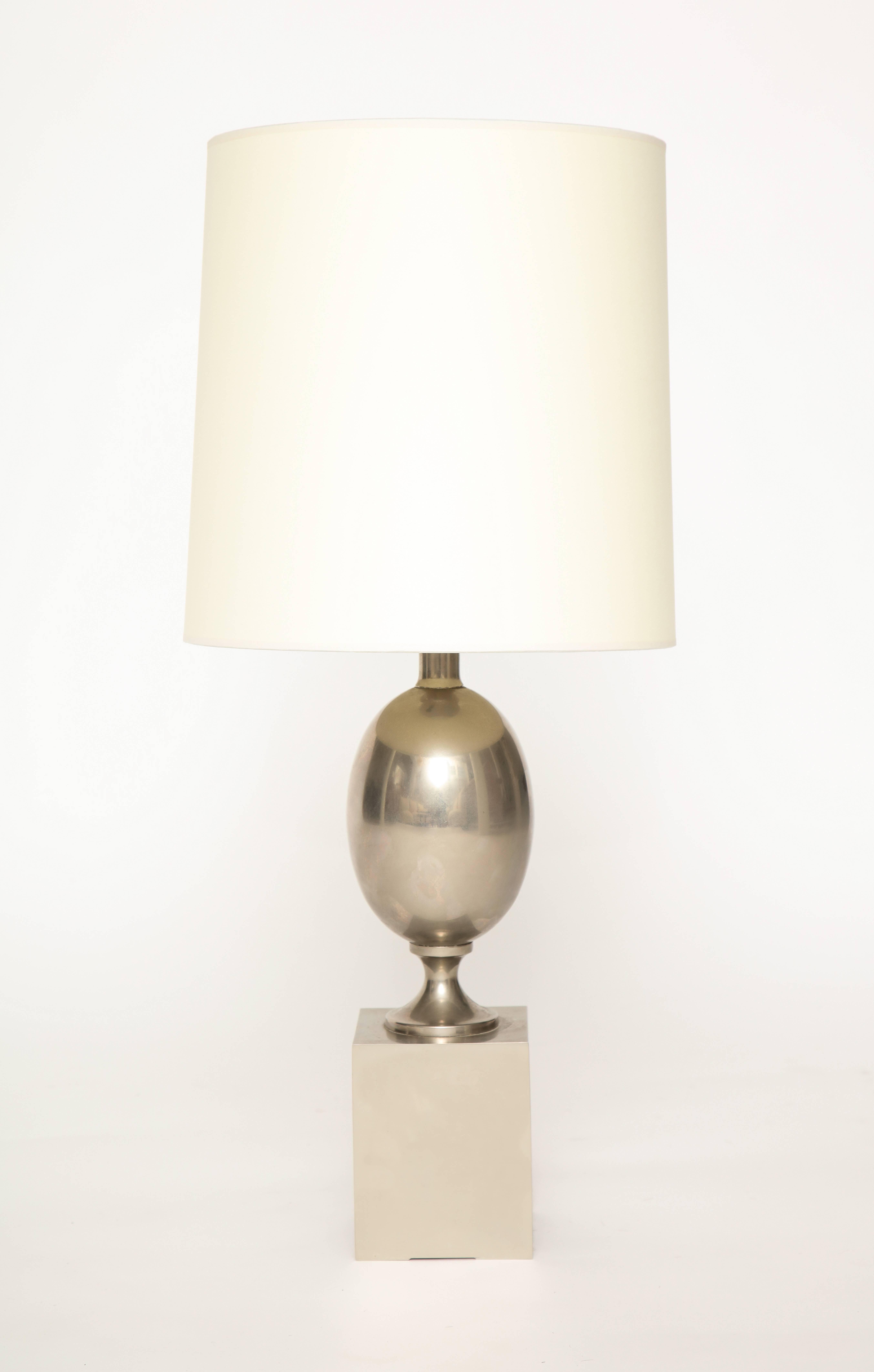 Maison Barbier steel French 1970s table lamp, midcentury

Signed Barbier steel table lamp, 1970s.