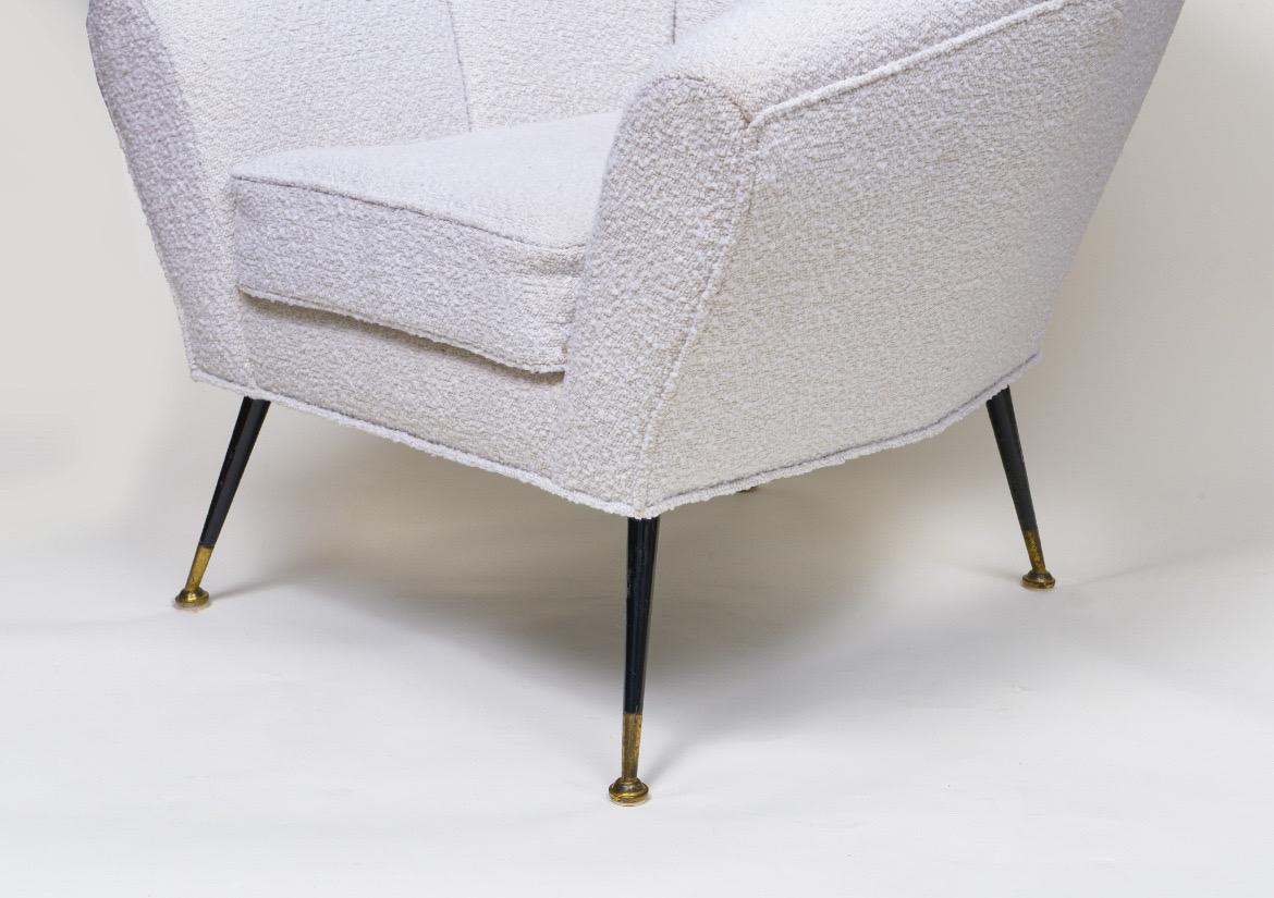 Italian Vintage Elegant White Boucle Lounge Chairs For Sale 2