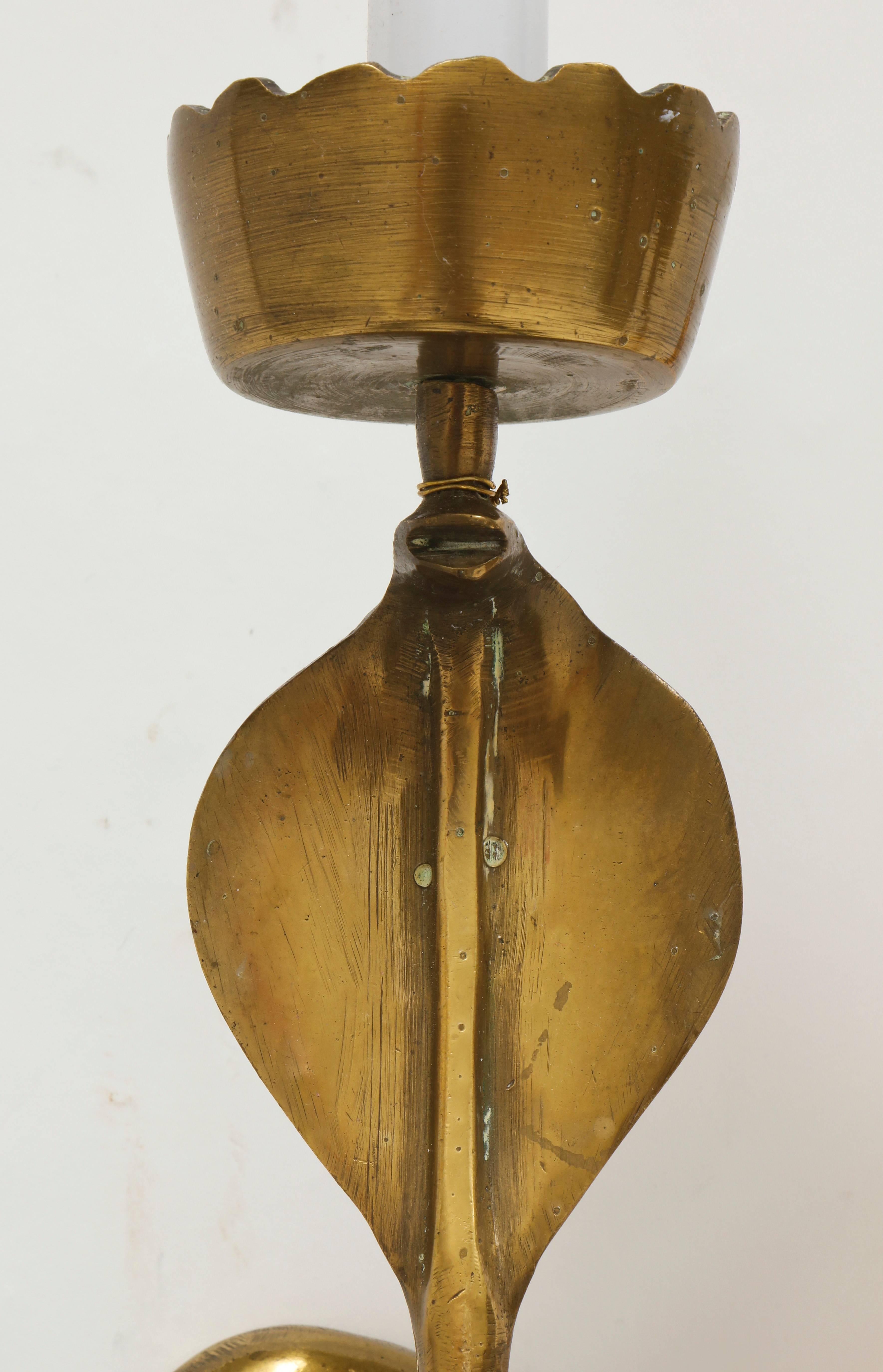Français Appliques en bronze en forme de serpent cobra avec abat-jour en soie, milieu du siècle, 1970, France