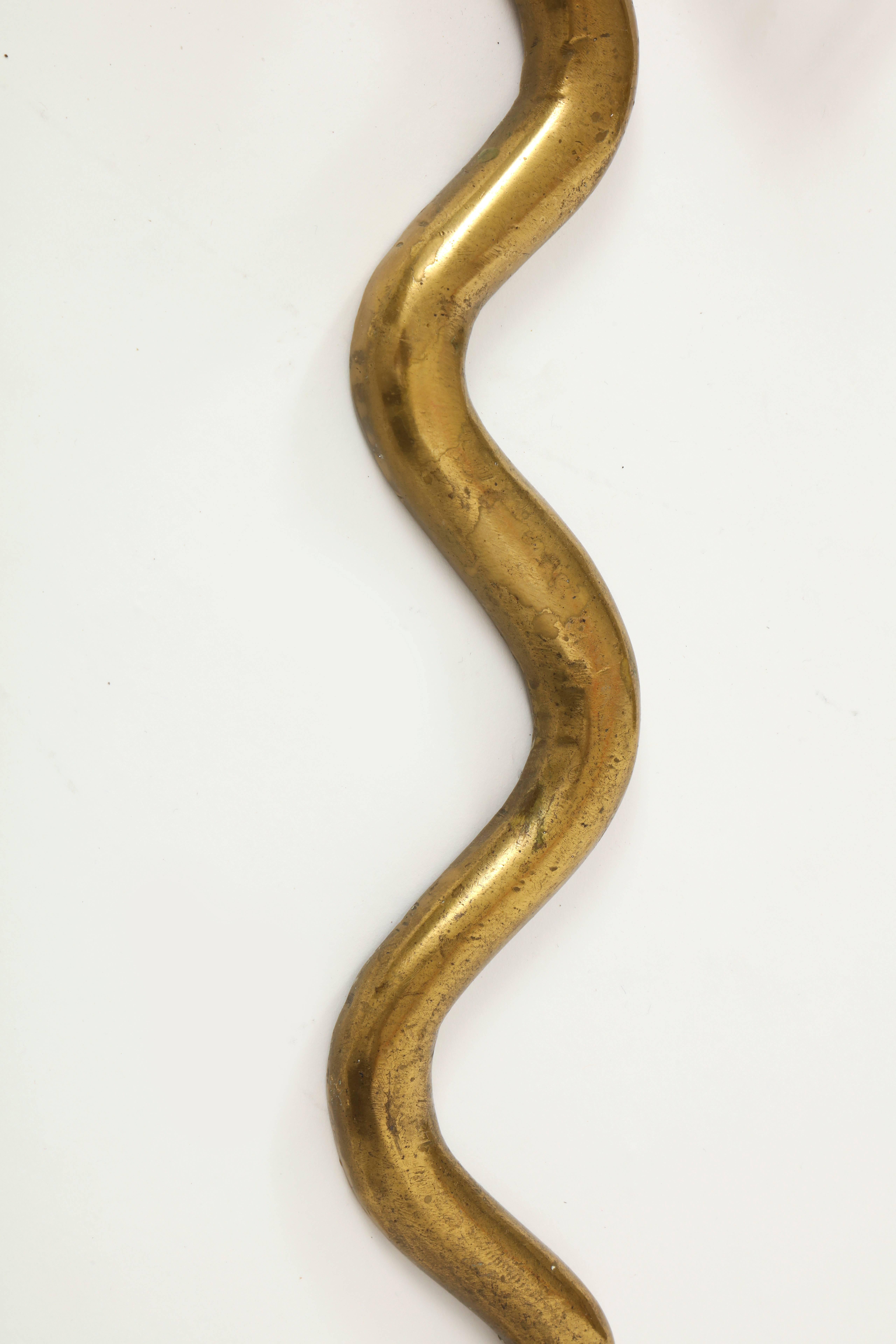 Bronze-Cobra-Schlangen-Wandleuchter mit Seidenschirm, Mitte des Jahrhunderts, 1970, Frankreich 4