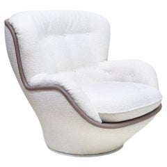 Karate Airborne, Michel Cadestin White Boucle Fiberglass Chair, France, 1970s