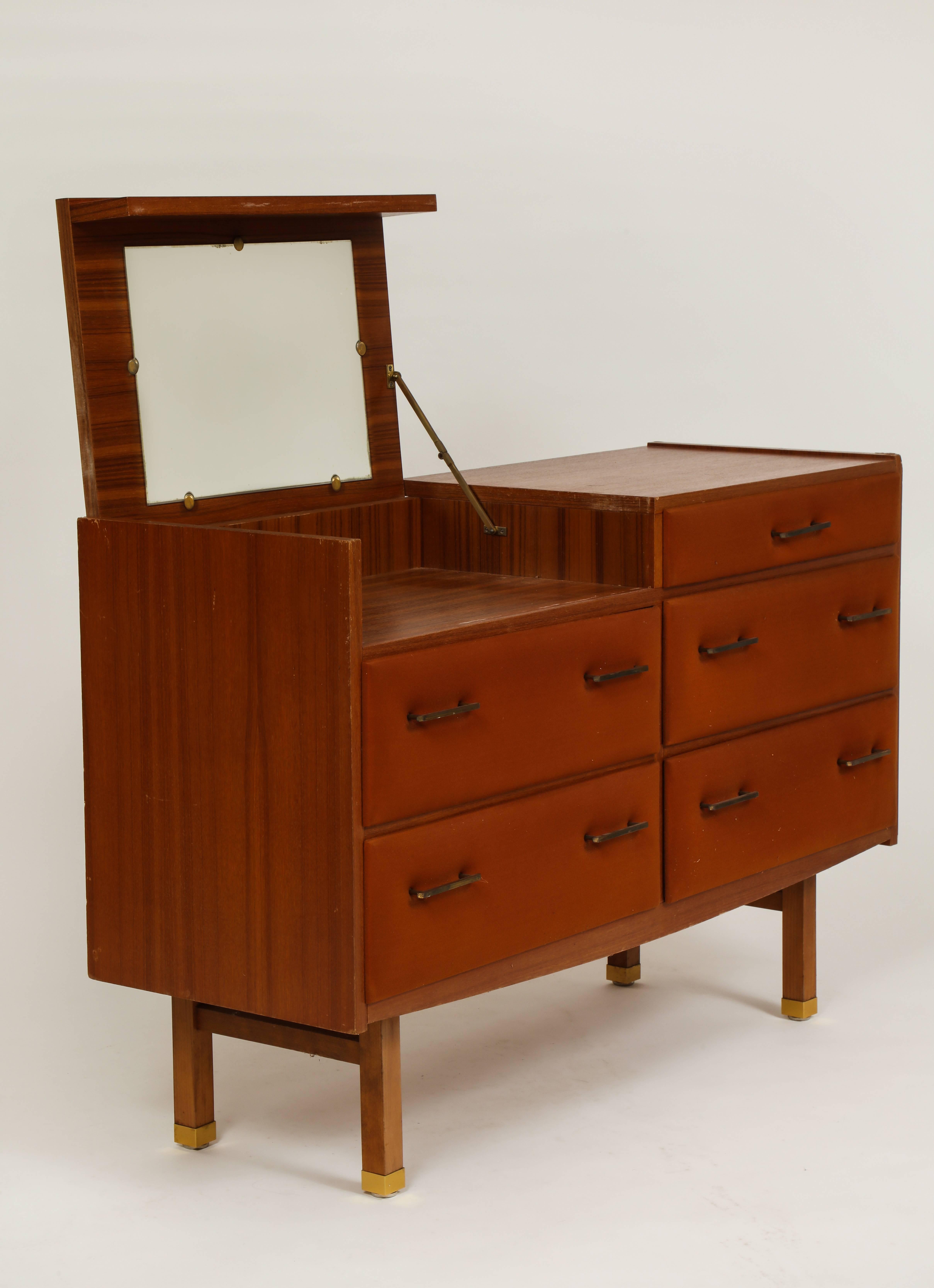 Mid-Century moderno Roger Landault, comodino in ottone e teak marrone del 1960, Modernista francese, 1960 in vendita