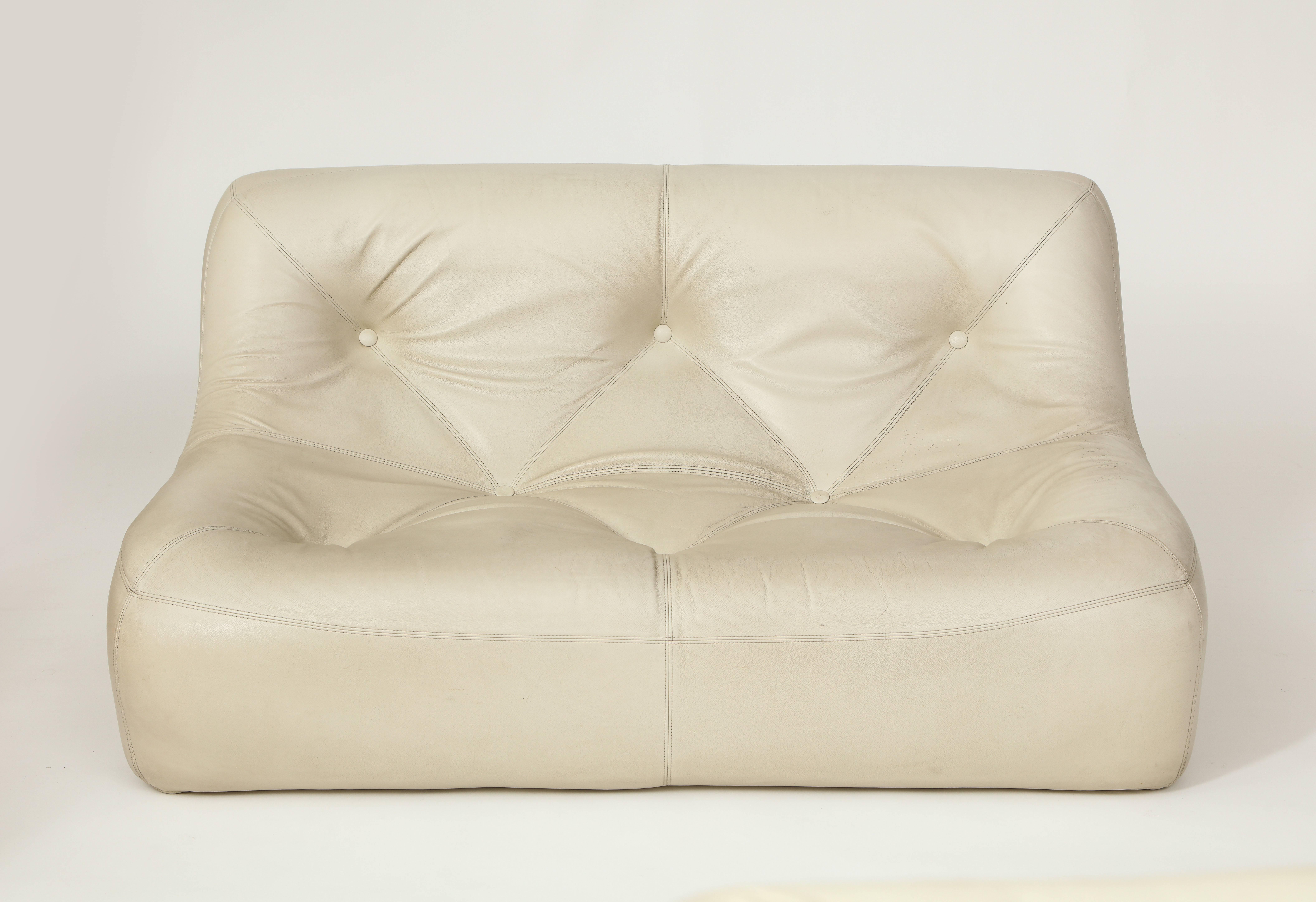 Ligne Roset white leather set Michel Ducaroy Kali chair sofa, 1970s, France

Rare Kali set. Beautiful condition white leather and extremely comfortable. 
Two chairs, one ottoman and one sofa/settee. 
This is a rare vintage