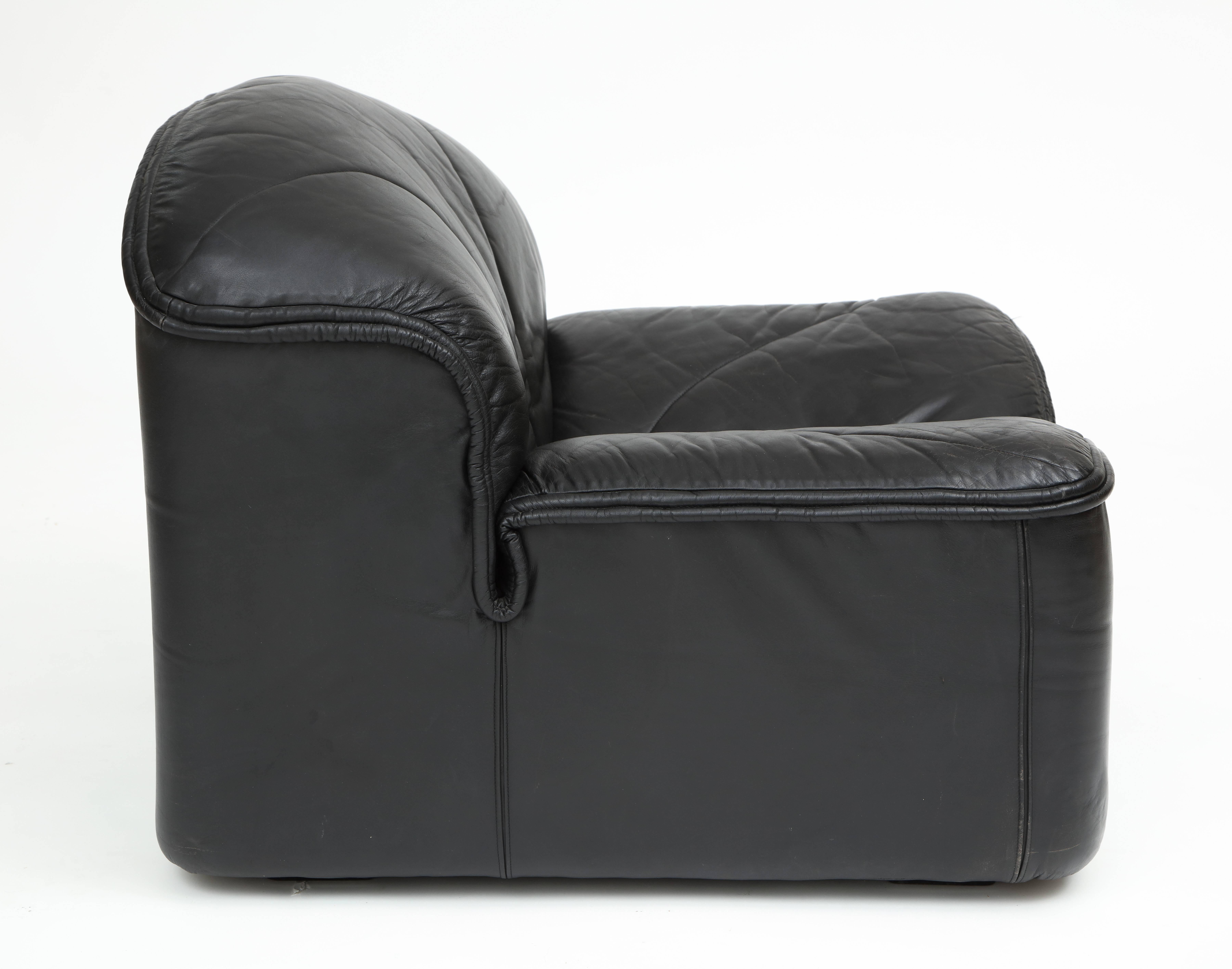 Late 20th Century i4 Mariani Pace Postmodern Black Leather Pair of Lounge Chairs, 1970s-1980s