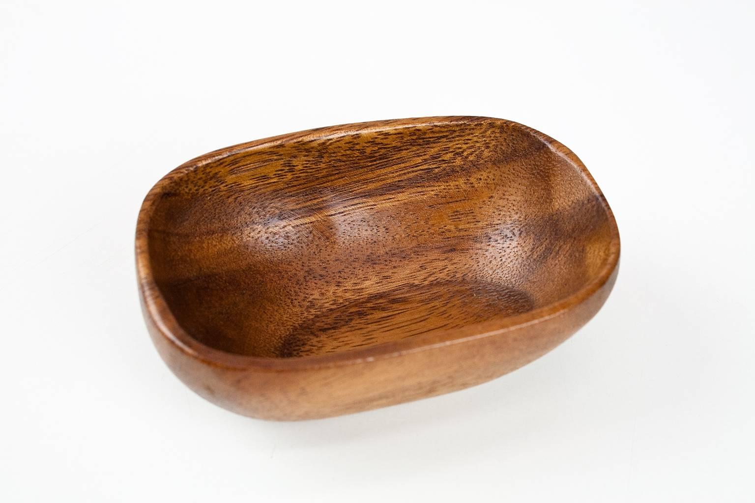 1960s Small Handcrafted Sculptured Danish Teak Storage or Desk Accessory Bowls In Good Condition In Beek en Donk, NL