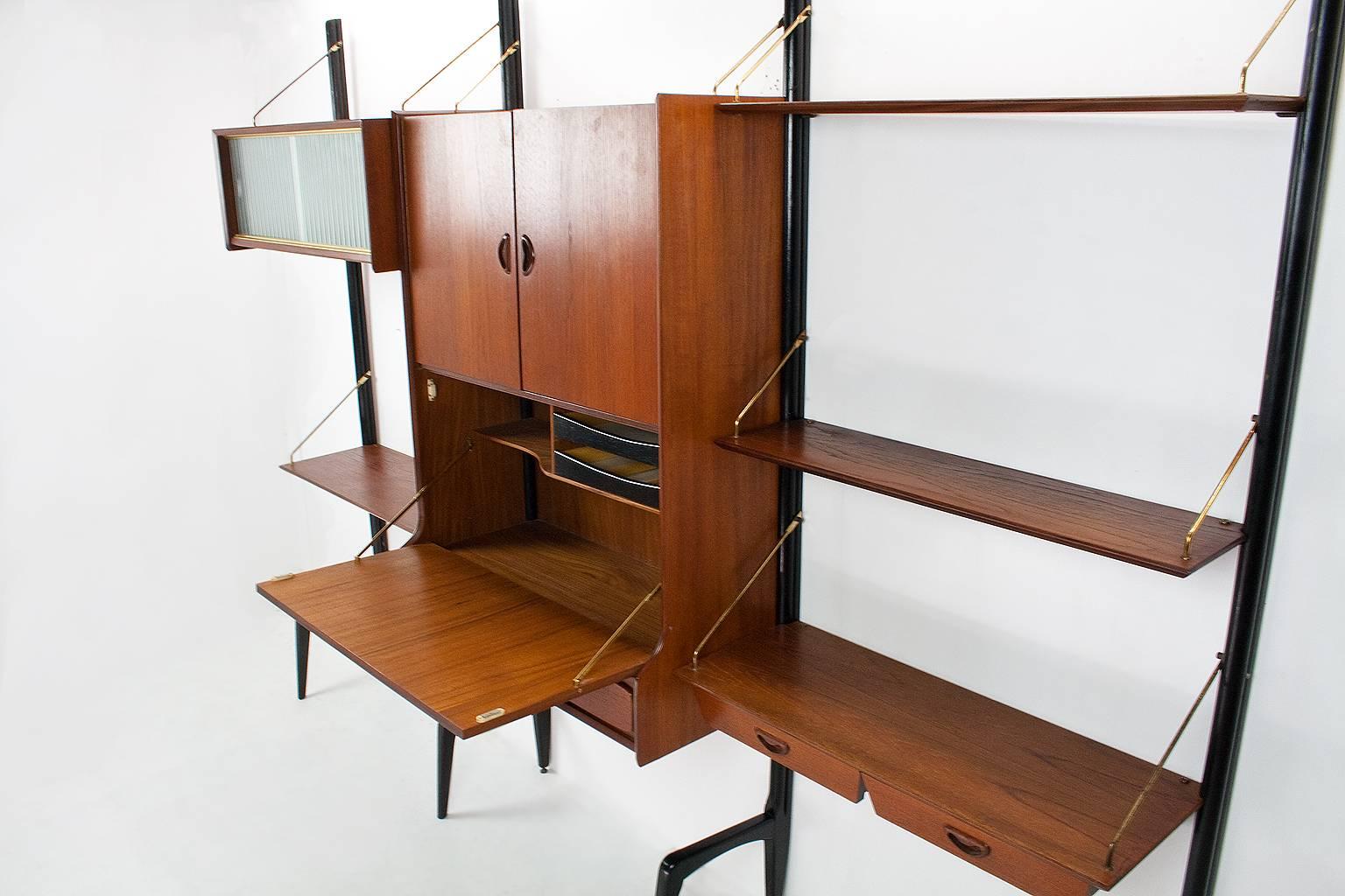 1950s Dutch Mid-Century Teak Modular Wall System by Louis Van Teeffelen for WeBe In Good Condition In Beek en Donk, NL