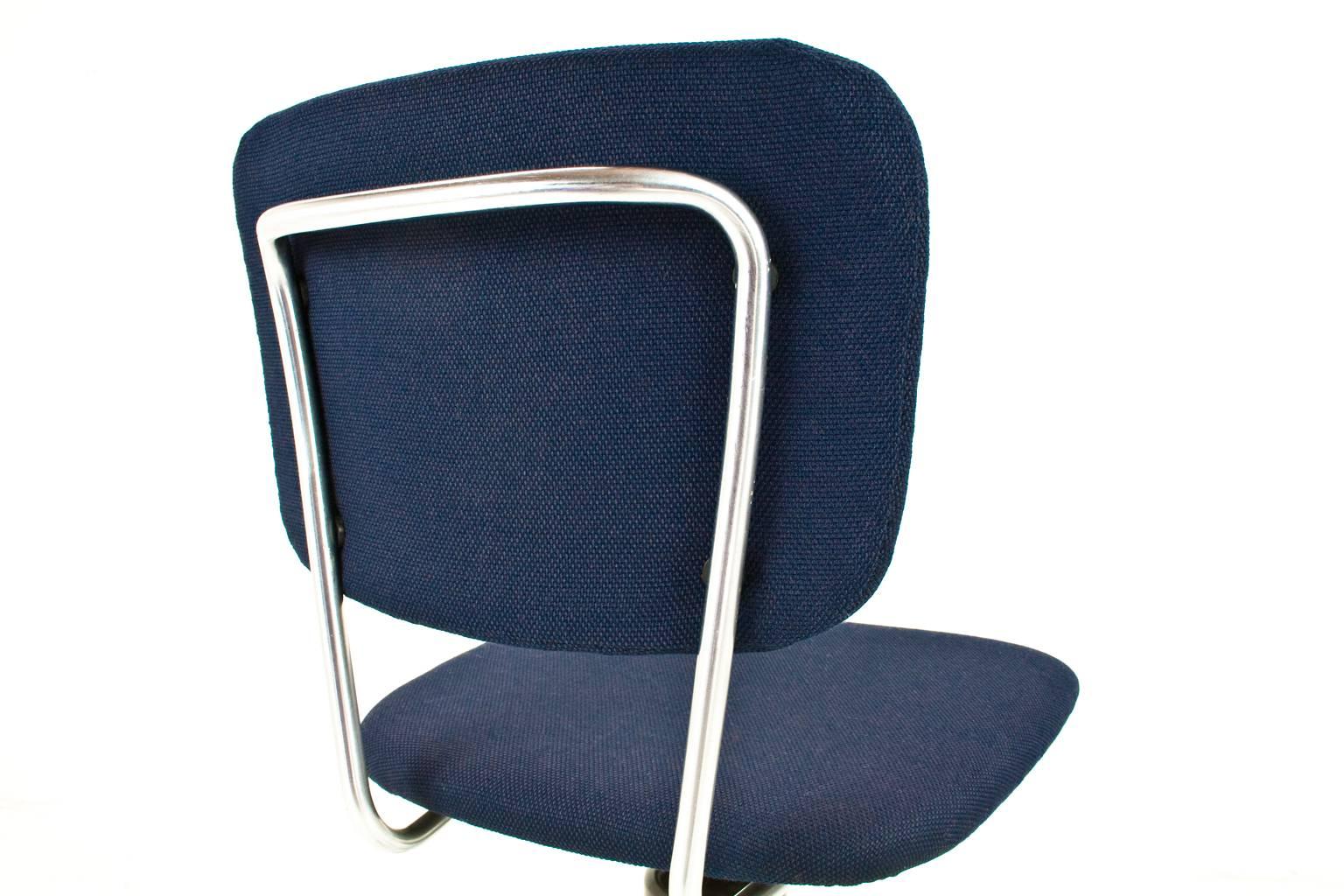 1930s Dutch Gispen Swivel Office Desk Chair New Upholstered In Good Condition In Beek en Donk, NL
