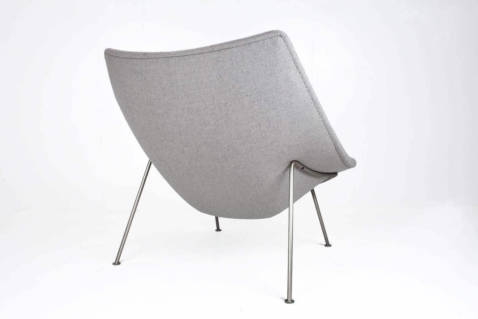 Modern 1959, Early Edition Dutch Large Lounge Chair Model Oyster by Pierre Paulin