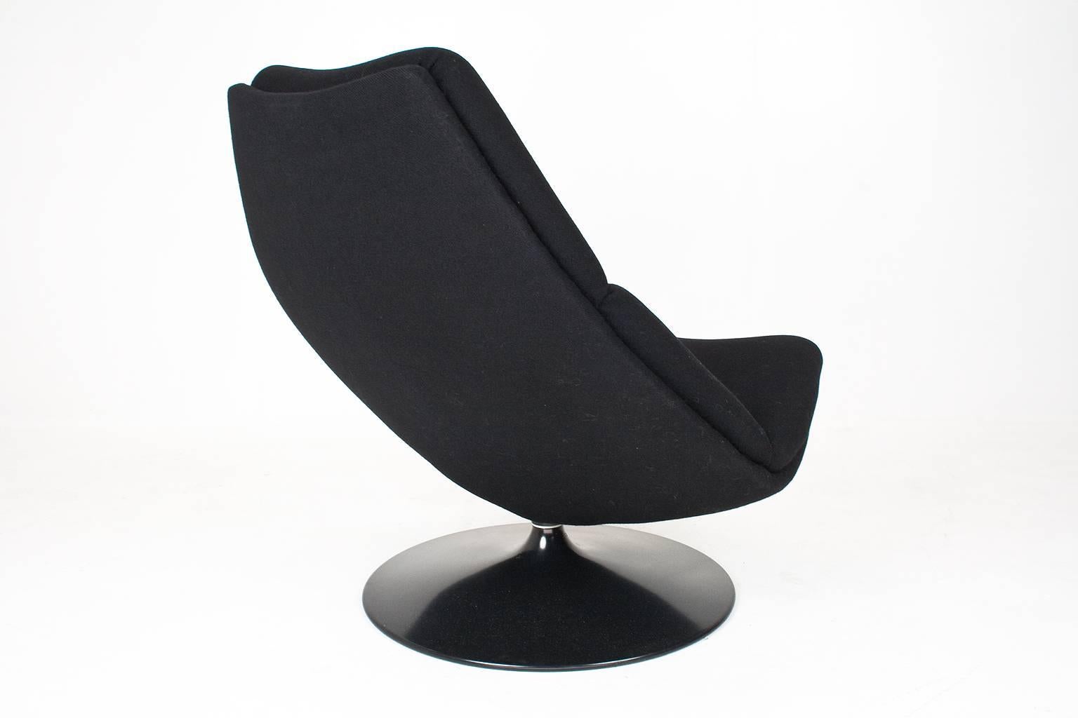 Powder-Coated Modern Dutch F512 Lady Swivel Lounge Chair for Artifort by Geoffrey Harcourt