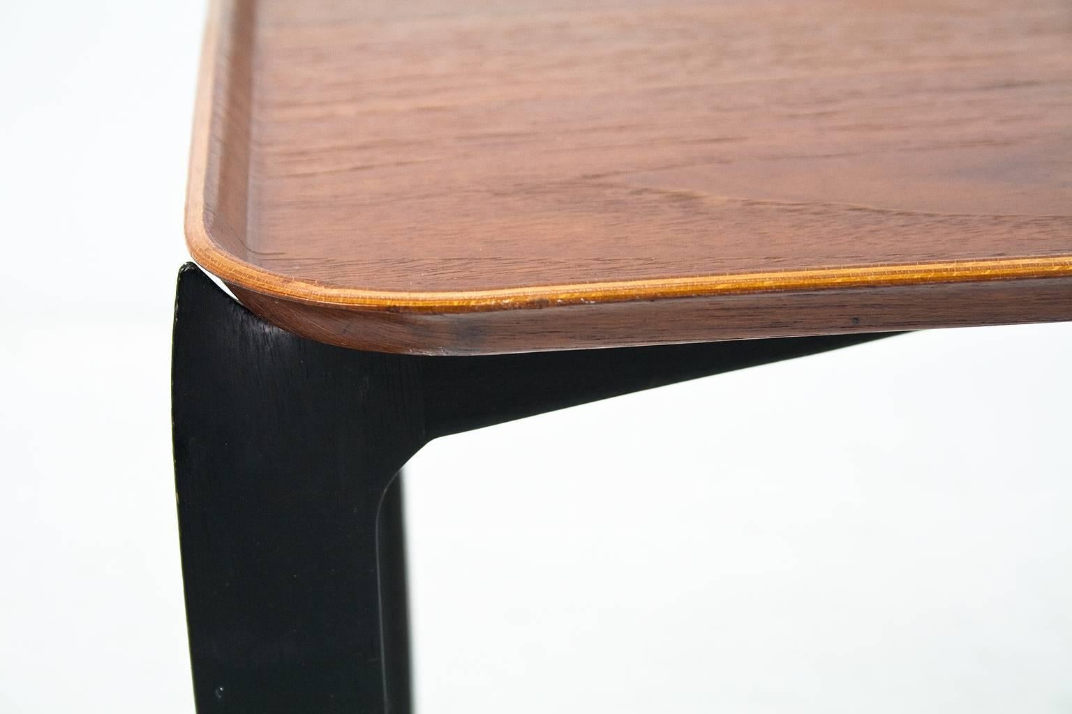 Teak Side Table by Willumsen and Engholm for Fritz Hansen, 1950s, Danish Design In Excellent Condition In Beek en Donk, NL