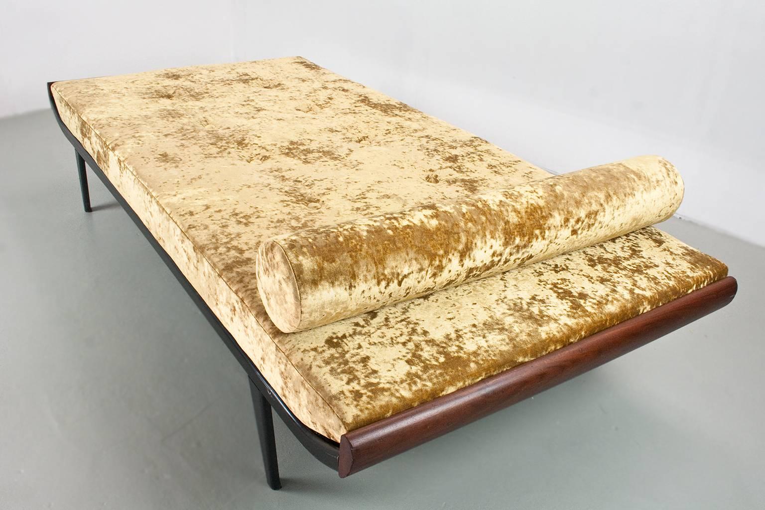 Mid-Century Modern Daybed Cleopatra by Andre Cordemeyer for Auping, 1953 New Crushed Gold Velvet