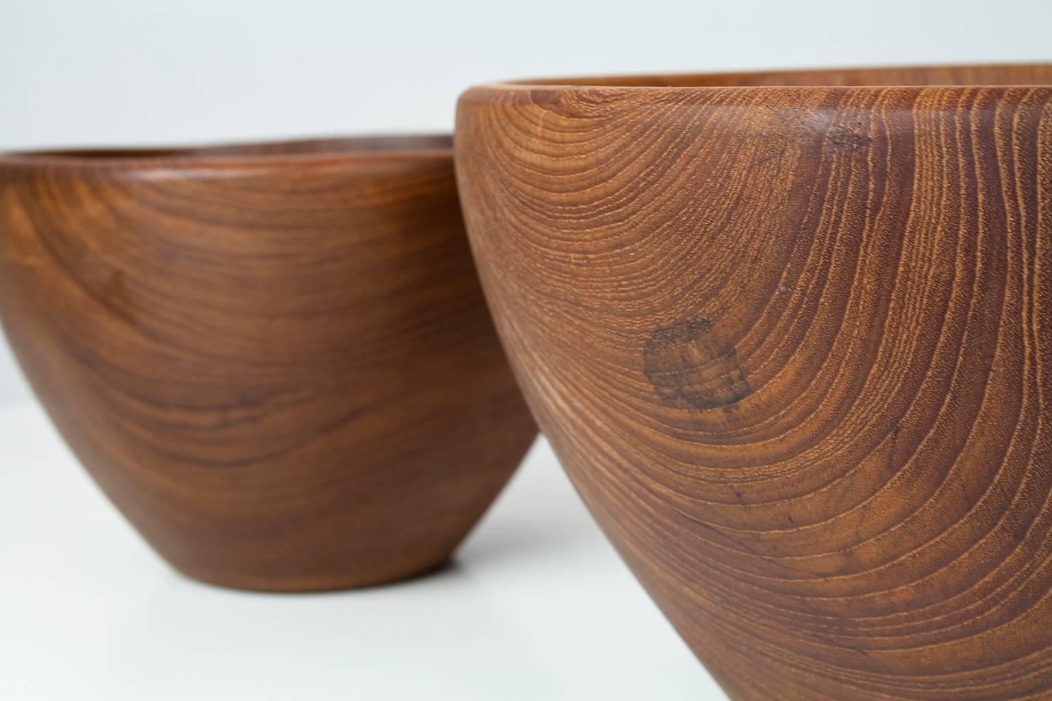 Oiled Mid-Century Modern Set of Danish Design Sculptural Hand-Turned Teak Bowl For Sale