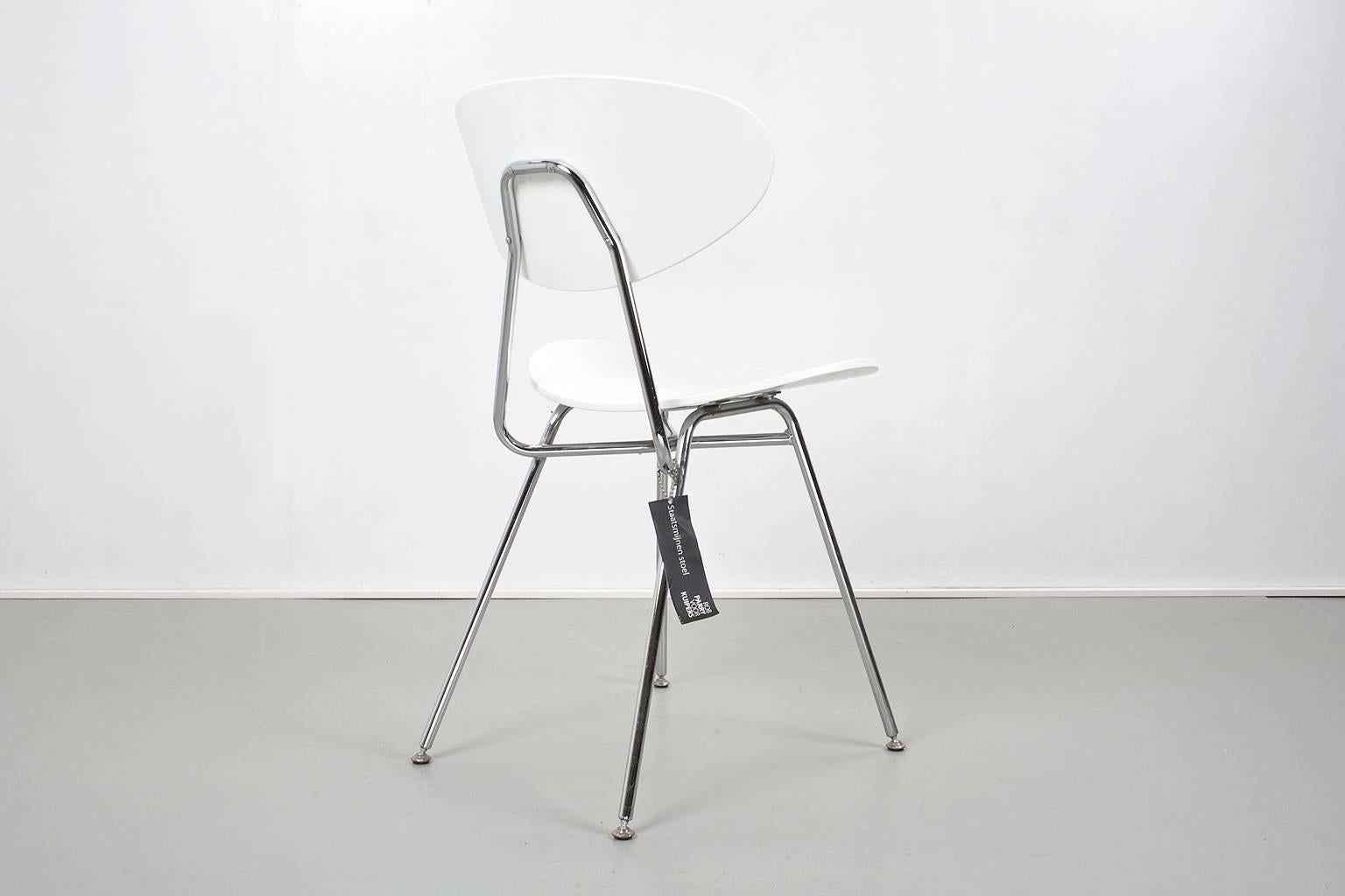 In 1955 Dutch industrial designers Rob Parry and Emile Truijen designed a project chair for the new office of the Dutch State Mining company (