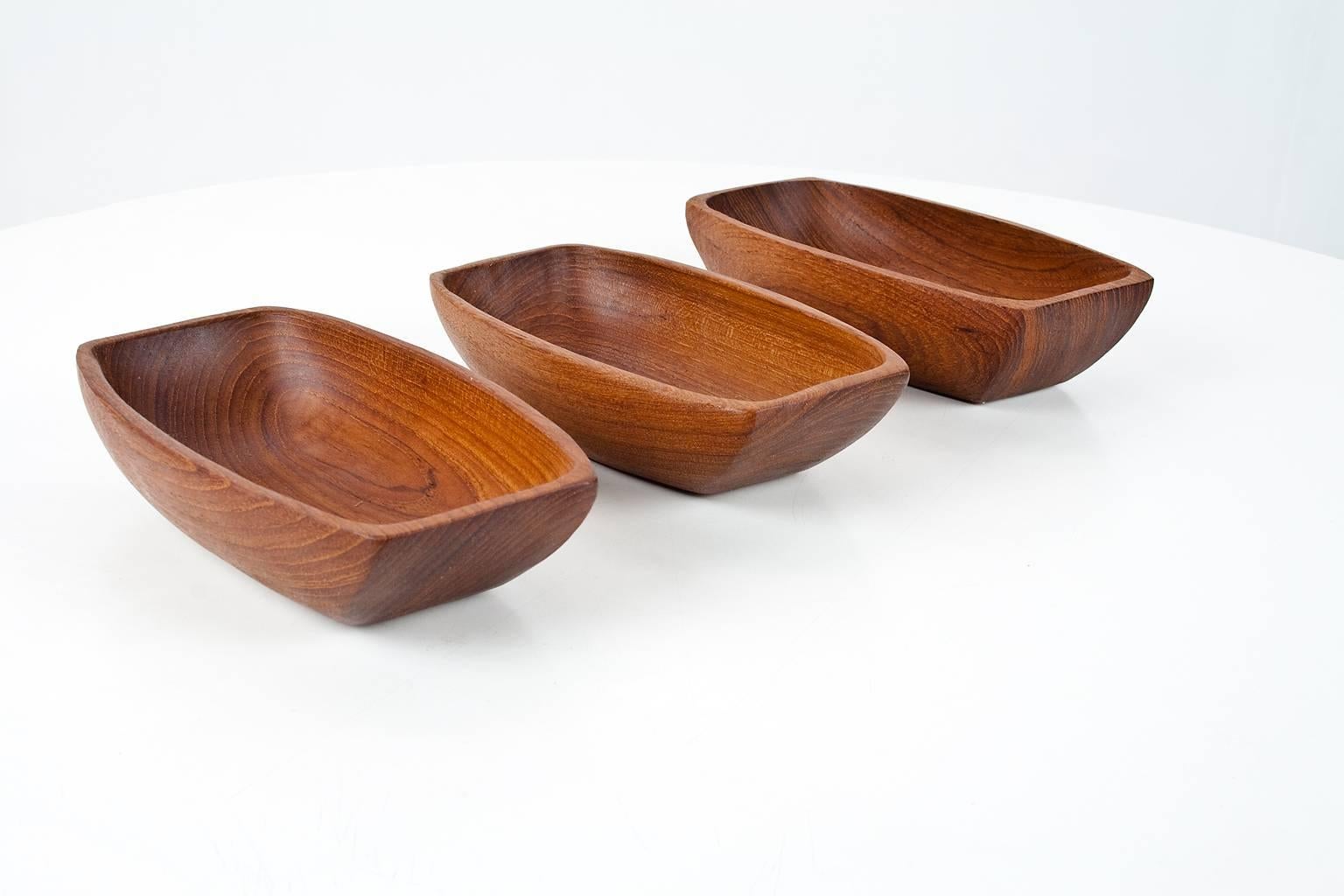 Scandinavian Modern Mid-Century Modern Danish Hand-Turned Set of Three Teak Bowls 1960s