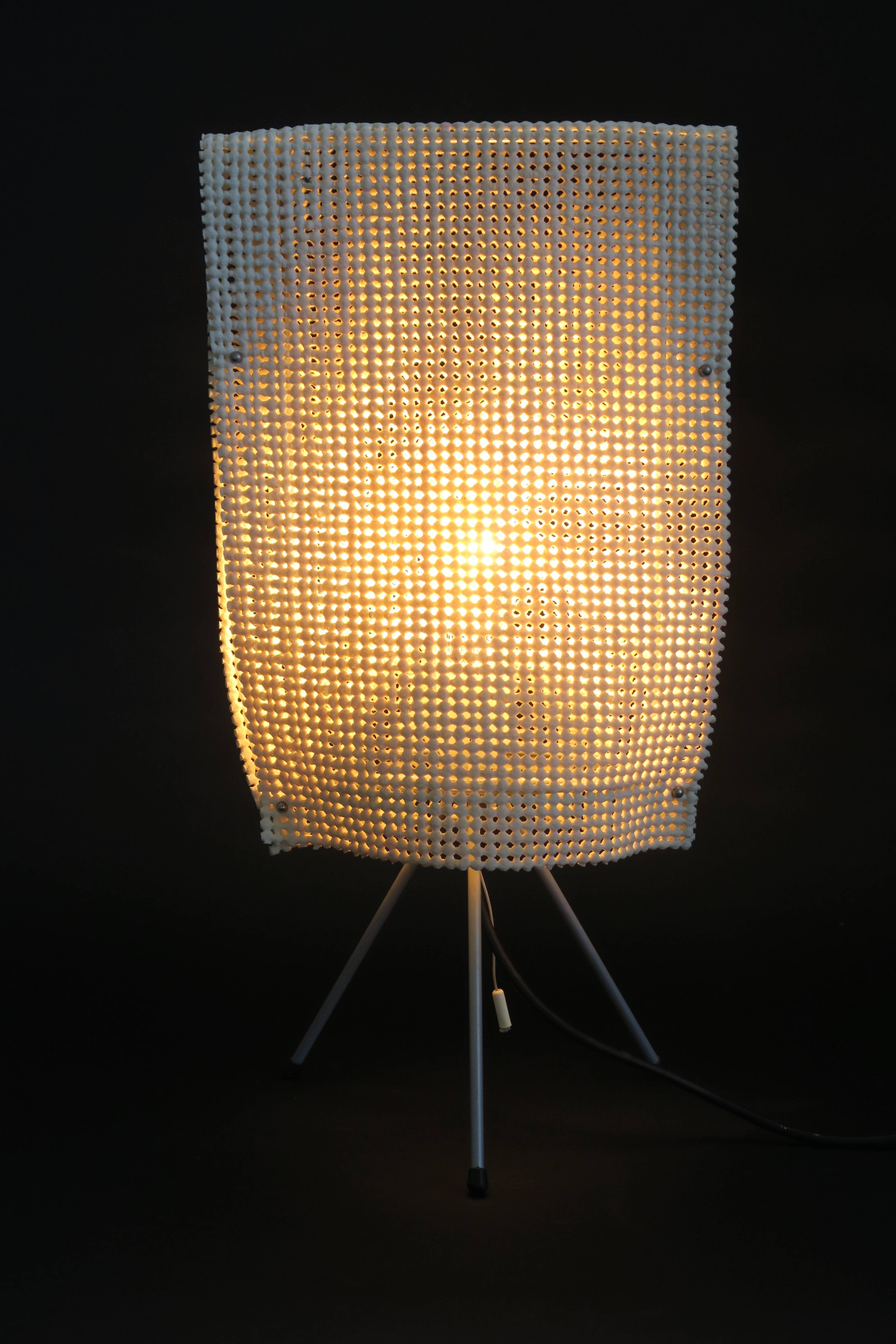 Table lamp 'Estela'. Design by Fernando and Humberto Campana (1997). Manufactured by O-Luce. Grey lacquered metal structure, lampshade made of tobacco brown rubber.