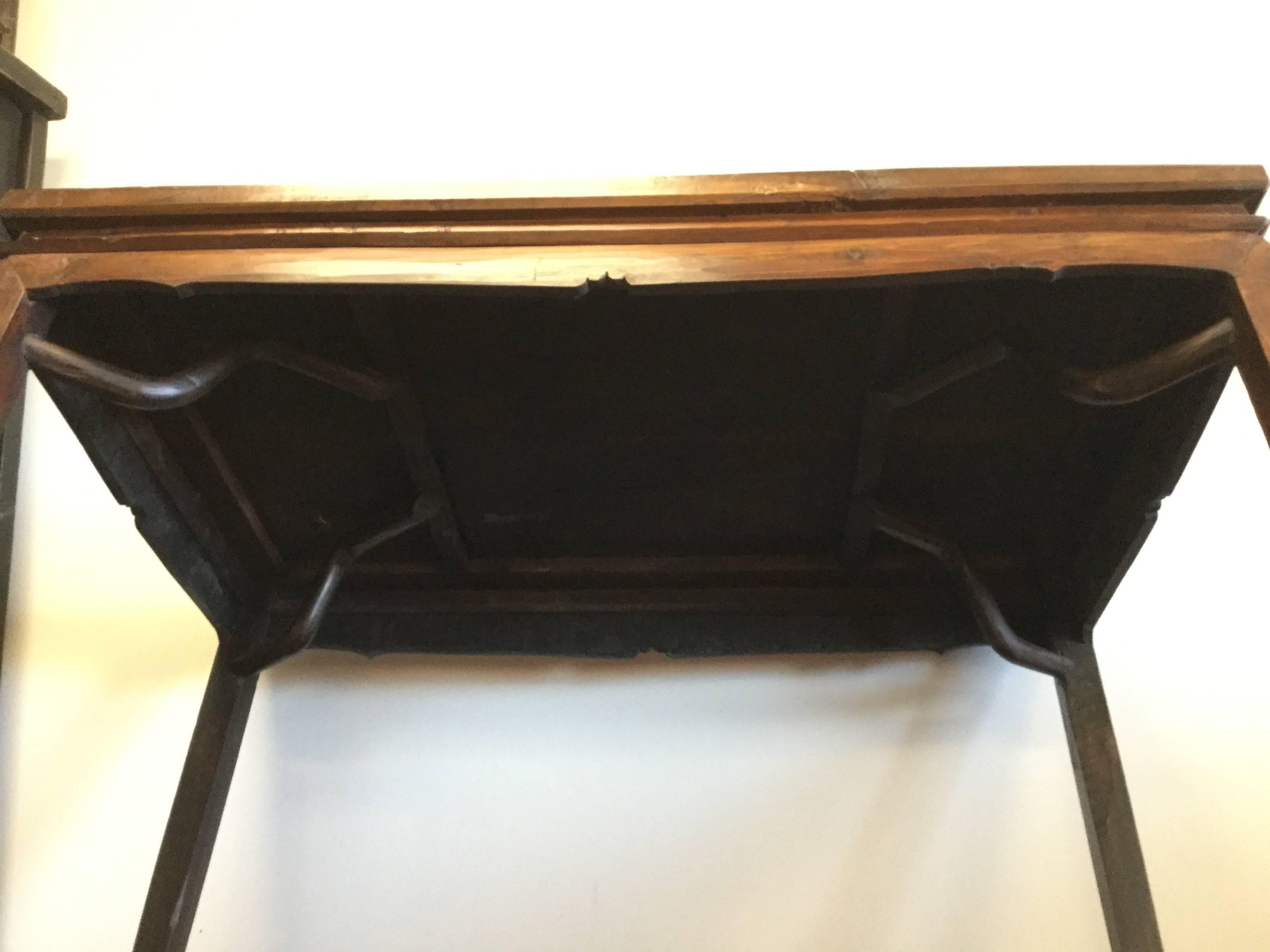 Walnut Exceptional 19th Century Painting Table For Sale