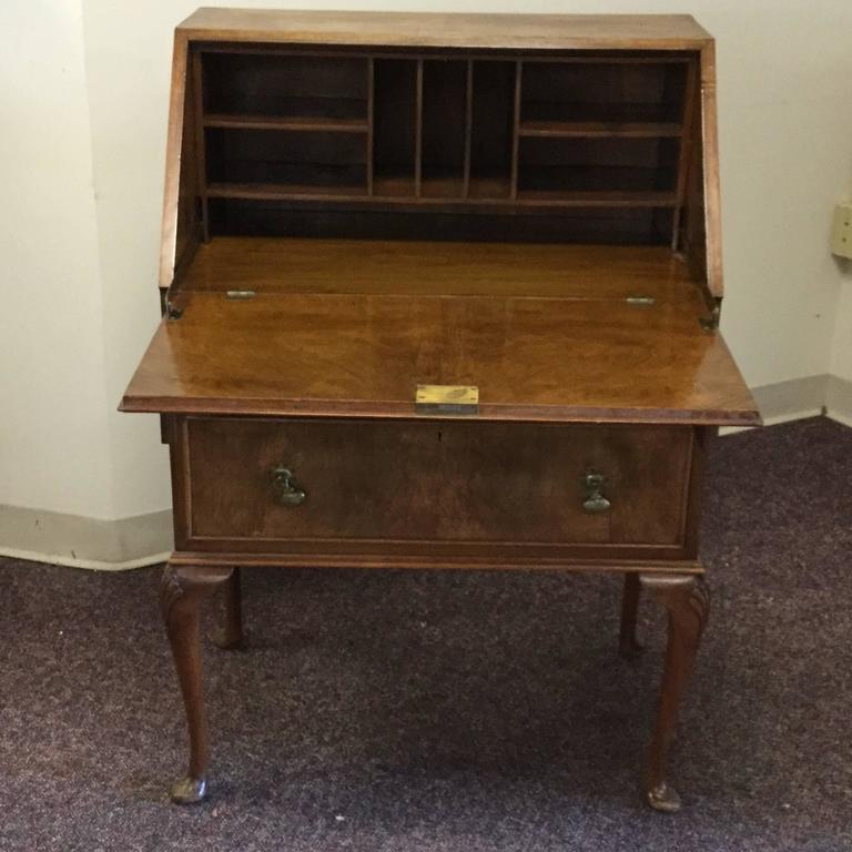 Petite Writing Desk Im Angebot Bei 1stdibs