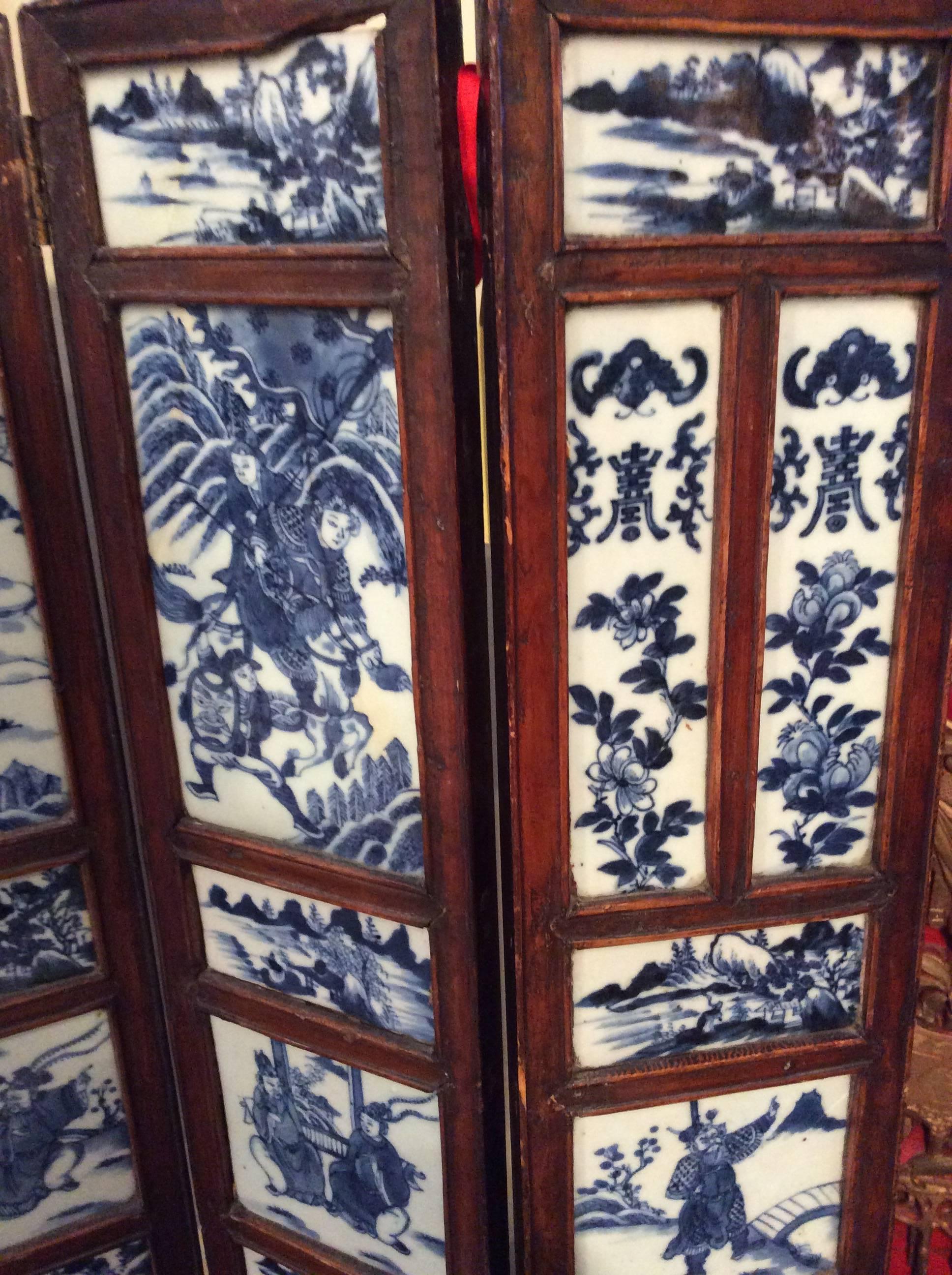 Qing Dynasty Blue and White Chinese Table Screen In Excellent Condition In Santa Fe, NM