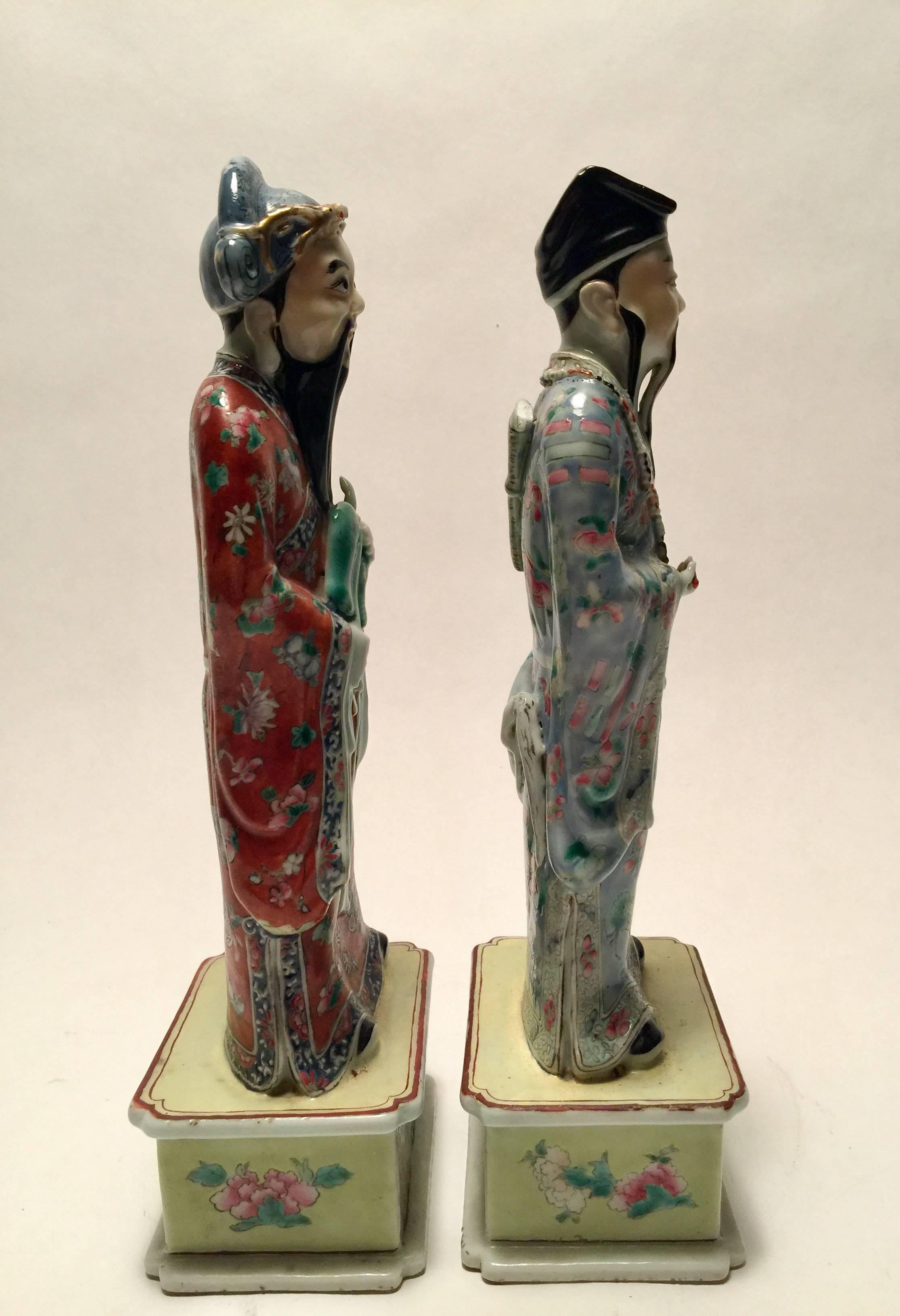 Pair of Porcelain Chinese Philosopher Statues, 18th Century In Good Condition In Santa Fe, NM
