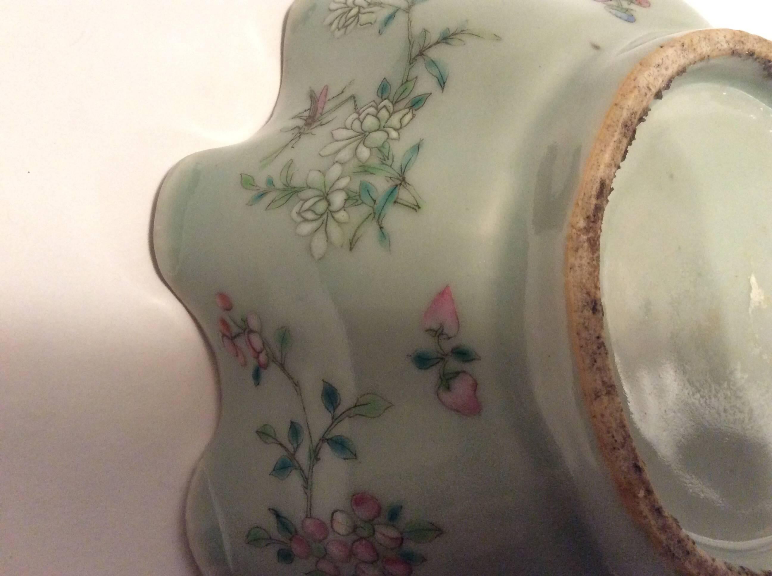 Qing Dynasty Celadon Bowl In Excellent Condition In Santa Fe, NM