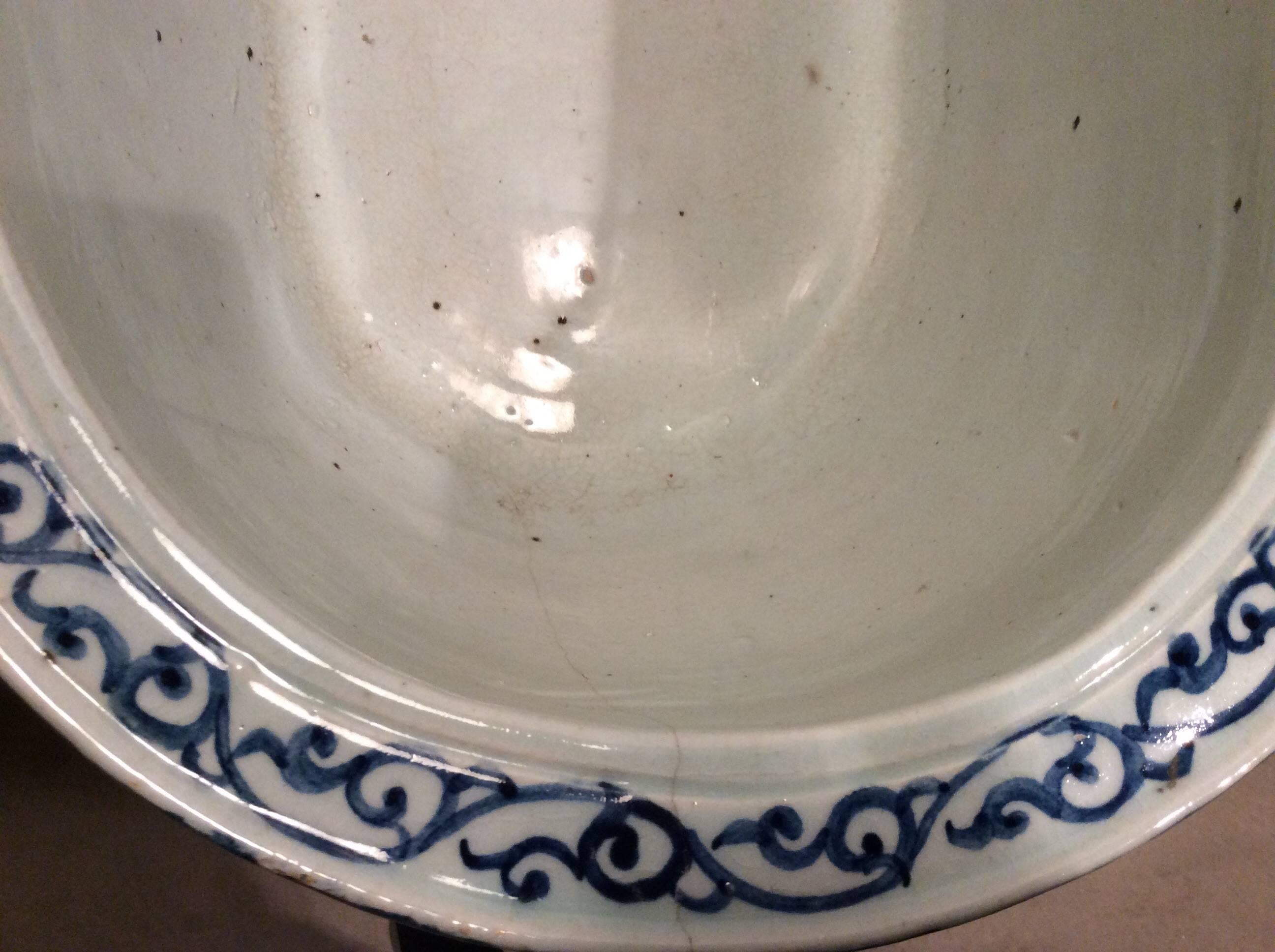 Chinese Large Qing Dynasty Footbath Blue and White Vessel