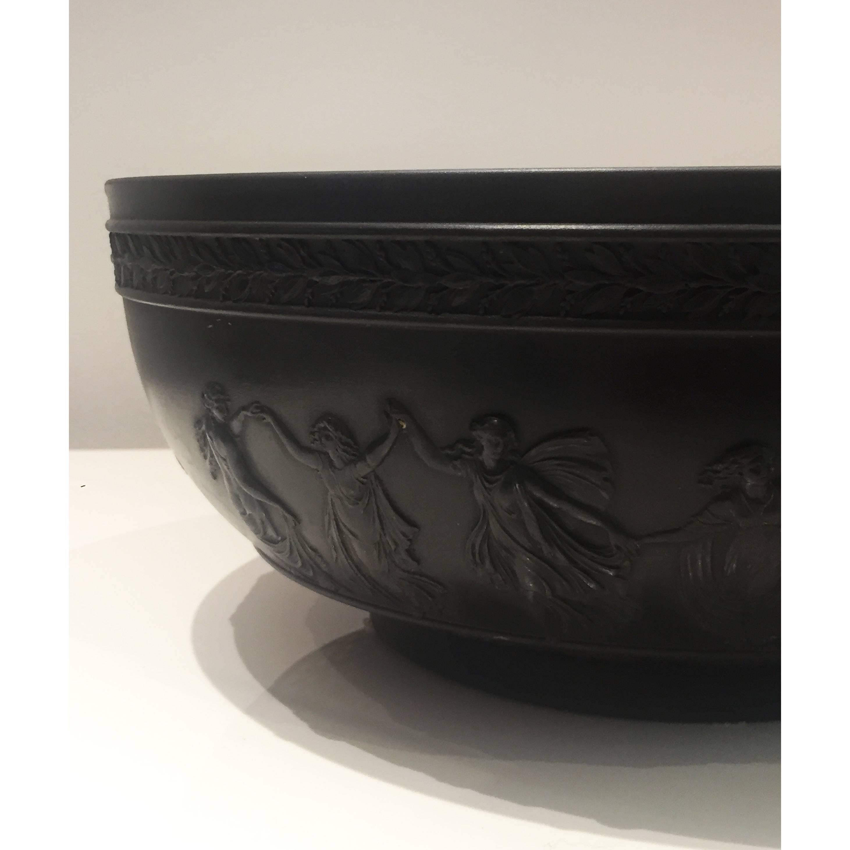 Beautiful original basalt bowl from 1860's. This large antique bowl was one of the earliest of its kind to be produced by Wedgwood.

Excellent antique condition.
