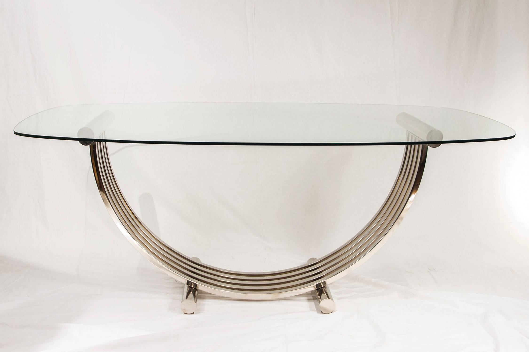 Oval Chrome Dining Table In Excellent Condition In Brussels, Brussels