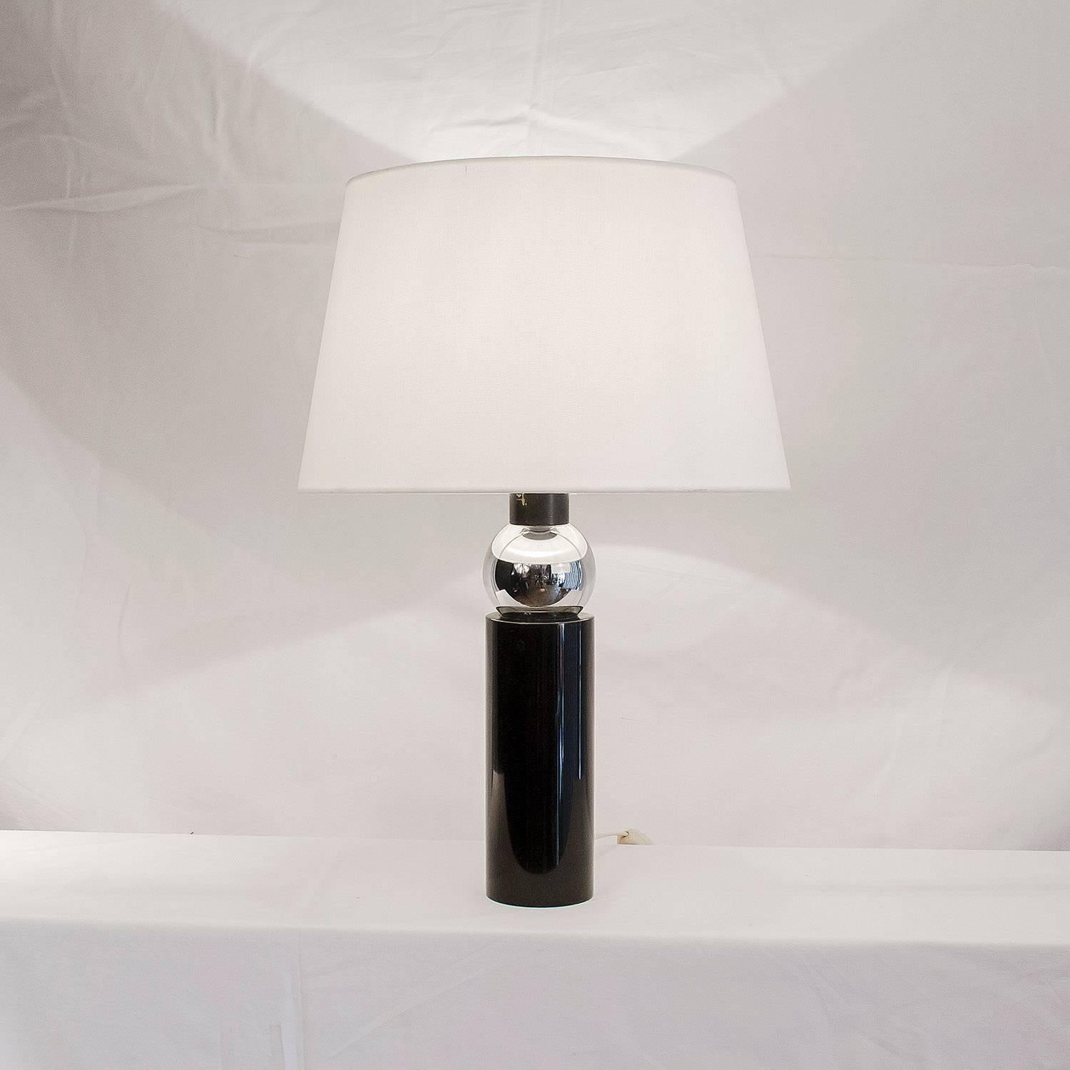 Mid-Century Modern Black Lacquered Tube and Chrome Ball Lamp, 1970s For Sale