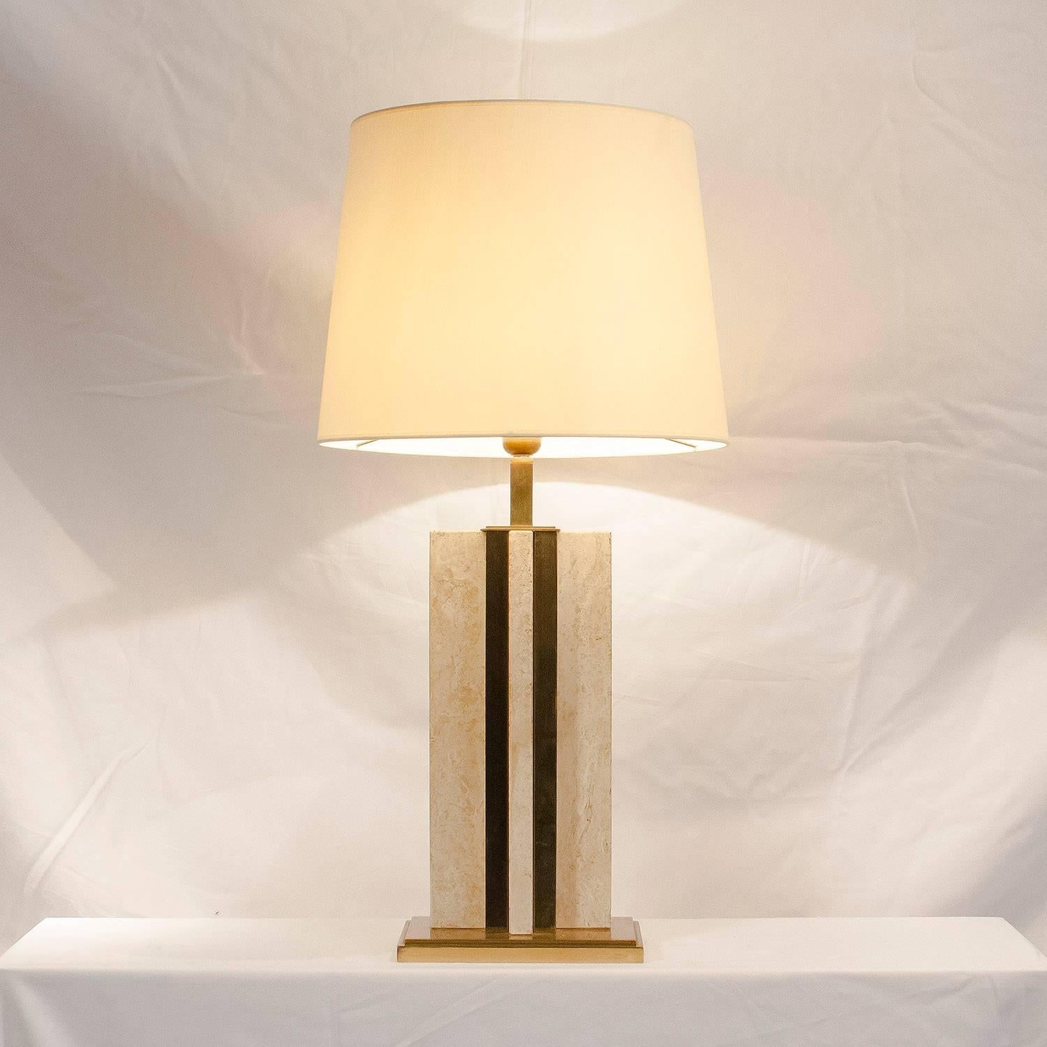 Mid-Century Modern French Travertine and Brass Table Lamp, 1970s For Sale