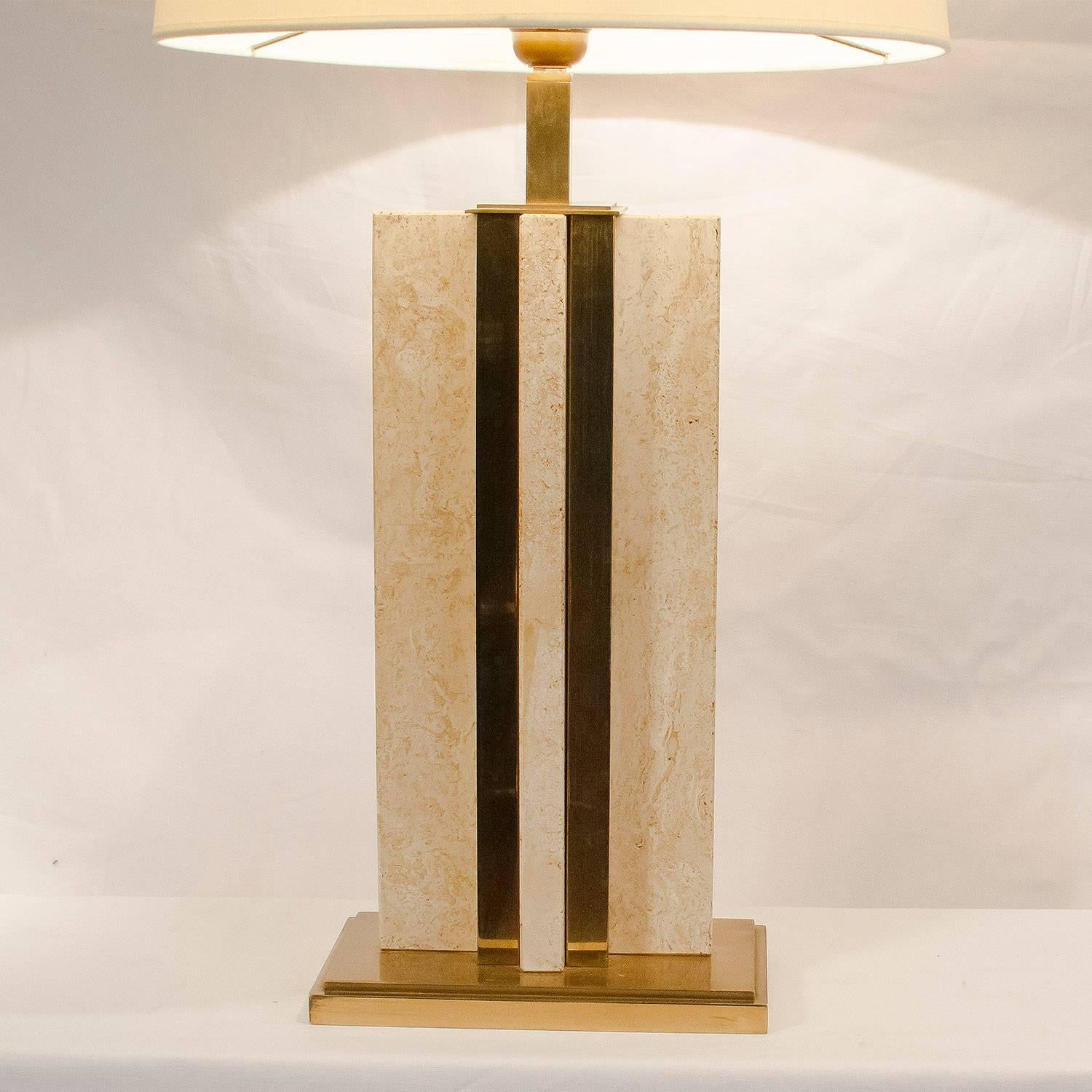French Travertine and Brass Table Lamp, 1970s For Sale 1
