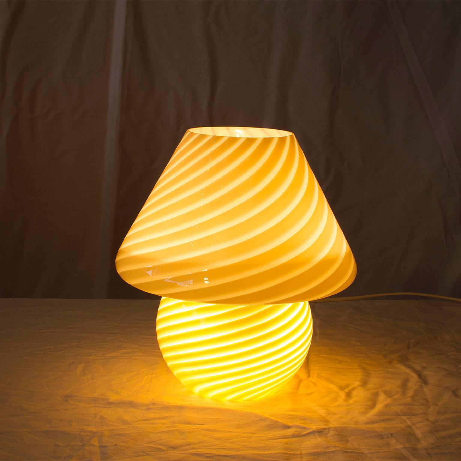 Mid-Century Modern Mushroom Desk Lamp for Vetri Murano For Sale