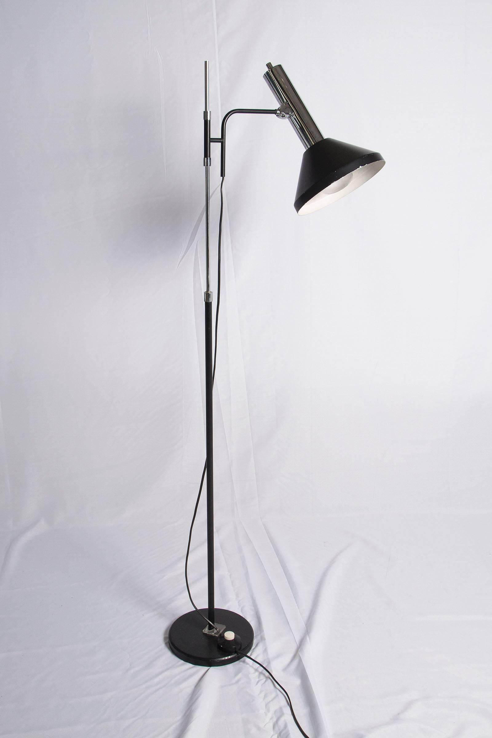 Mid-Century Modern Black and Chrome Adjustable Floor Lamp For Sale