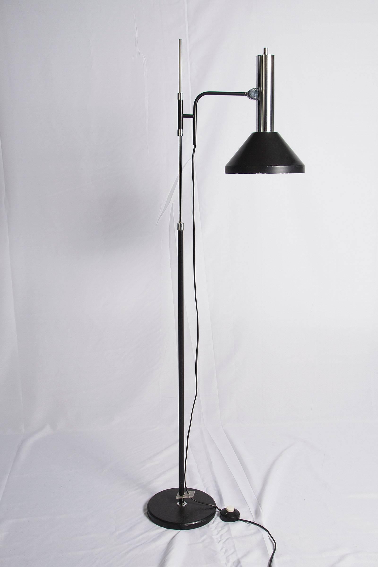 Black and chrome adjustable floor lamp, 1970s.
