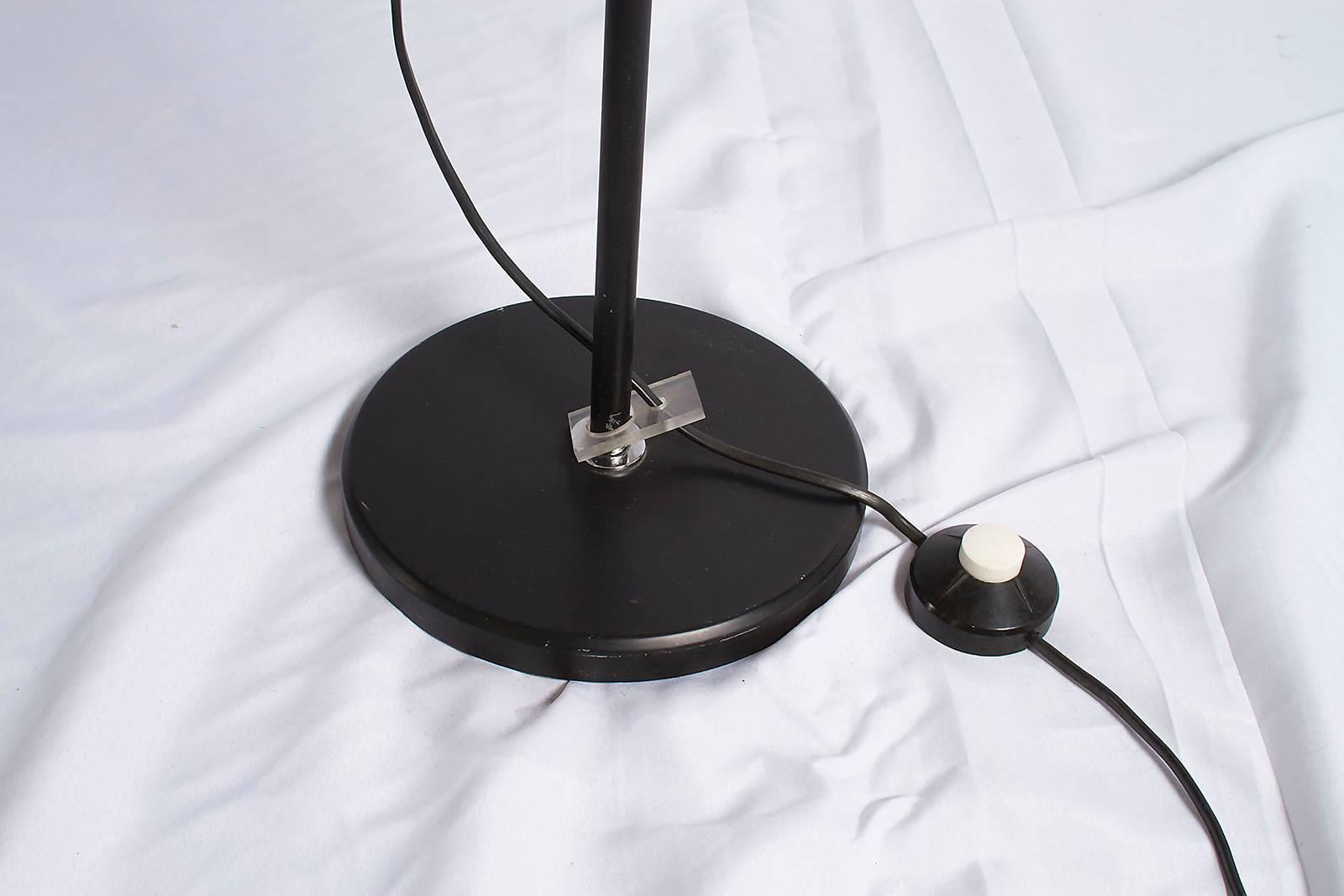 Late 20th Century Black and Chrome Adjustable Floor Lamp For Sale