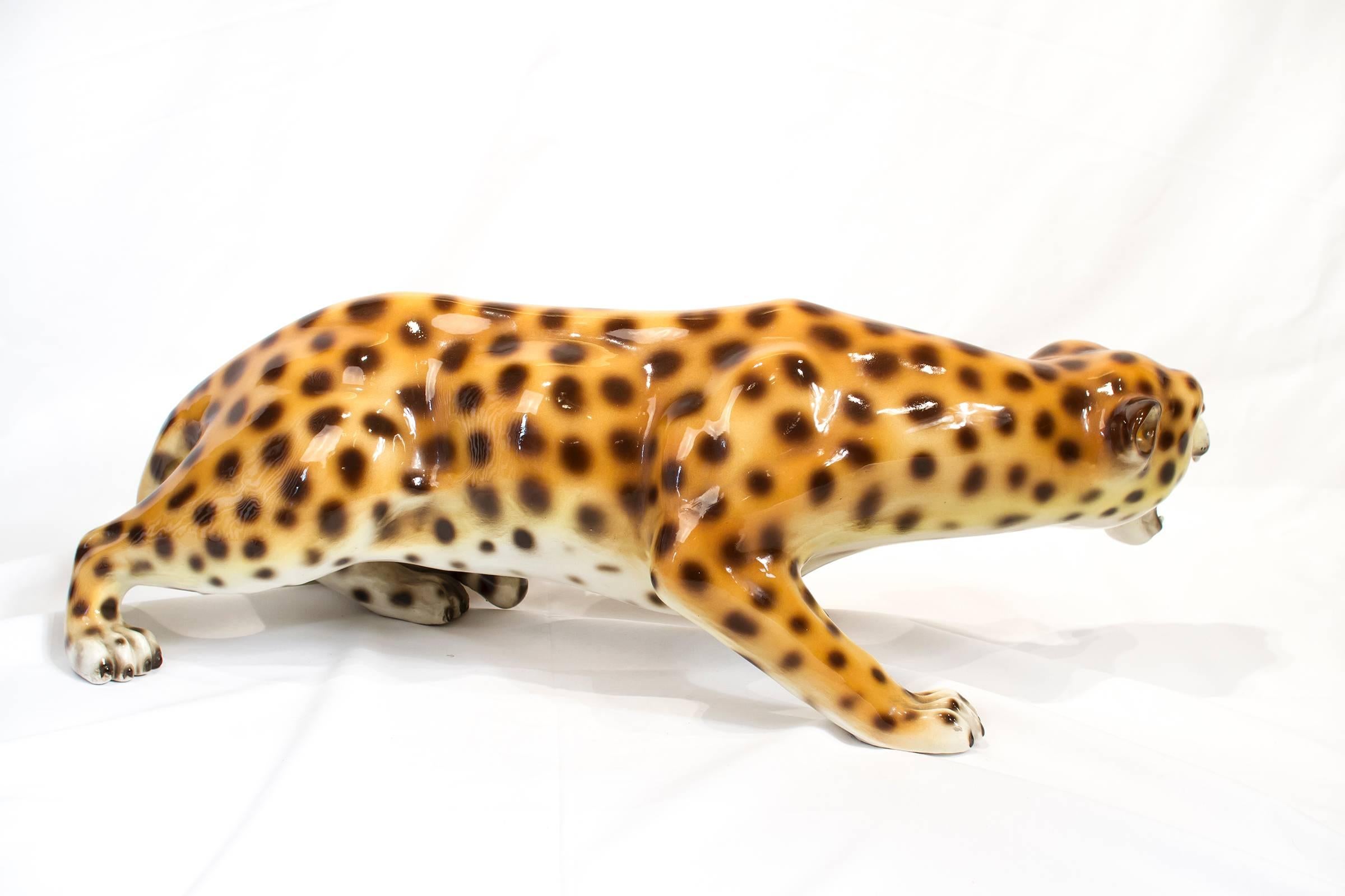 Large Italian Mid-Century Modern Ceramic Cheetah Sculpture In Good Condition In Brussels, Brussels