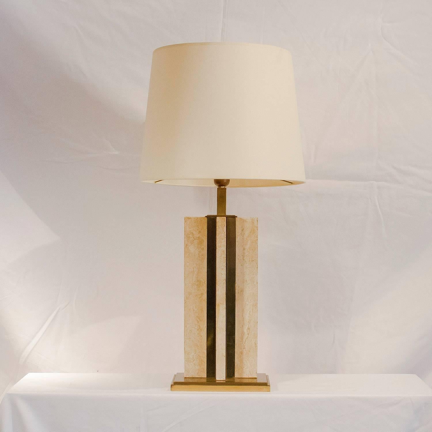 French travertine and brass table lamp, 1970s.

Please contact us for delivery details.